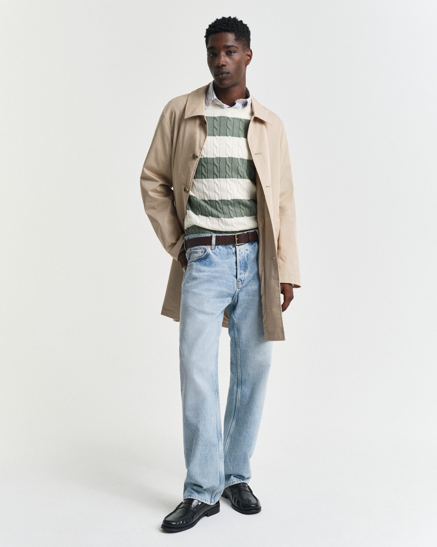 Gant Trui met ronde hals STRIPED COTTON CABLE C-NECK valt op door een doorlopend streepdesign in vlechtbreistructuur