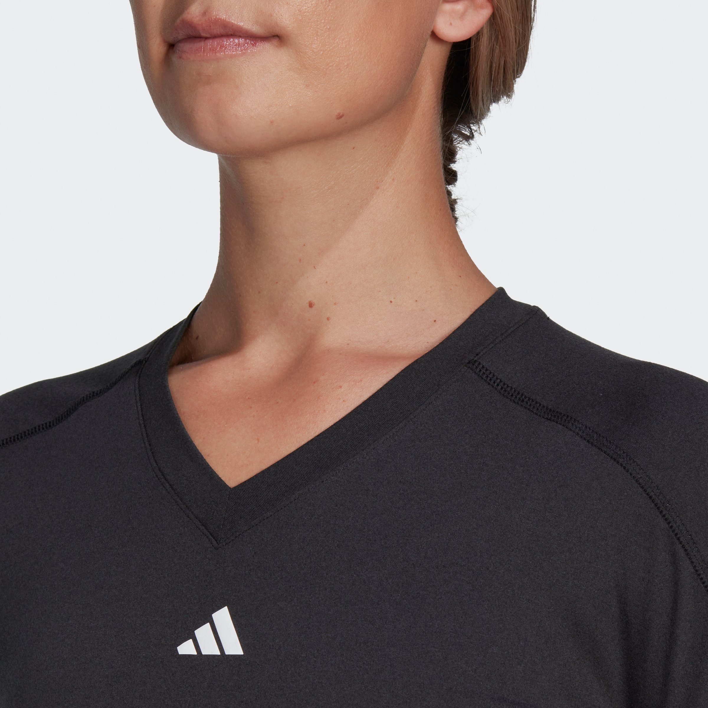 adidas Performance T-shirt TR-ES MIN T Trainingsshirt, vochtabsorberend met V-hals