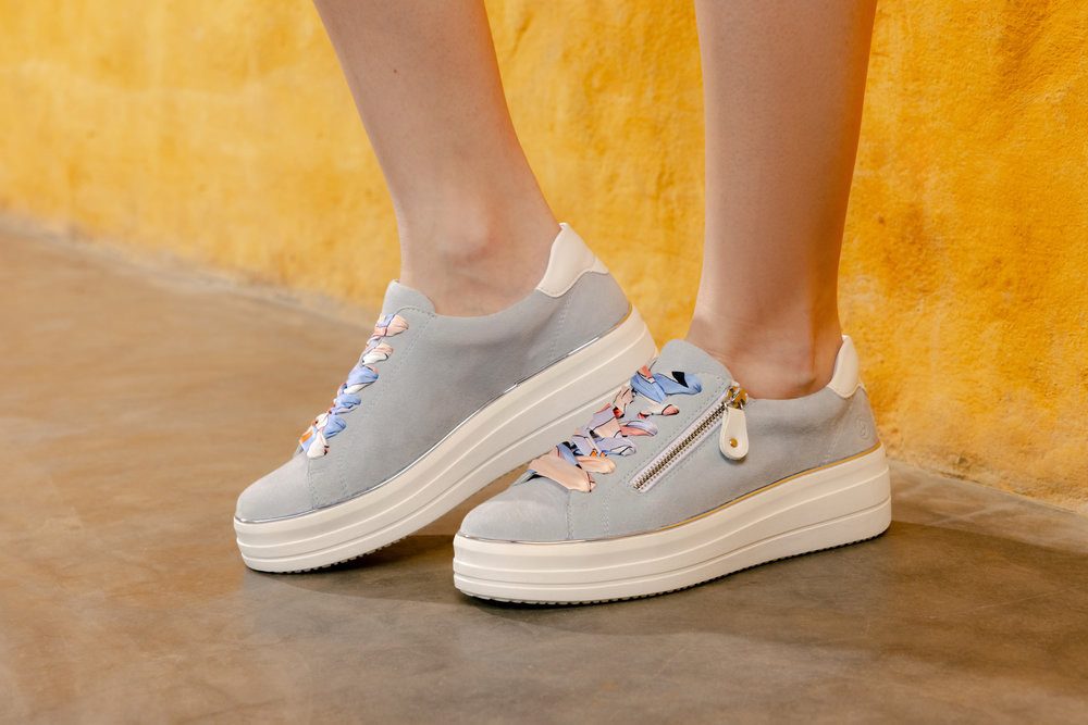 Remonte Plateausneakers , vrijetijdsschoen, lage schoen, veterschoen met zijrits