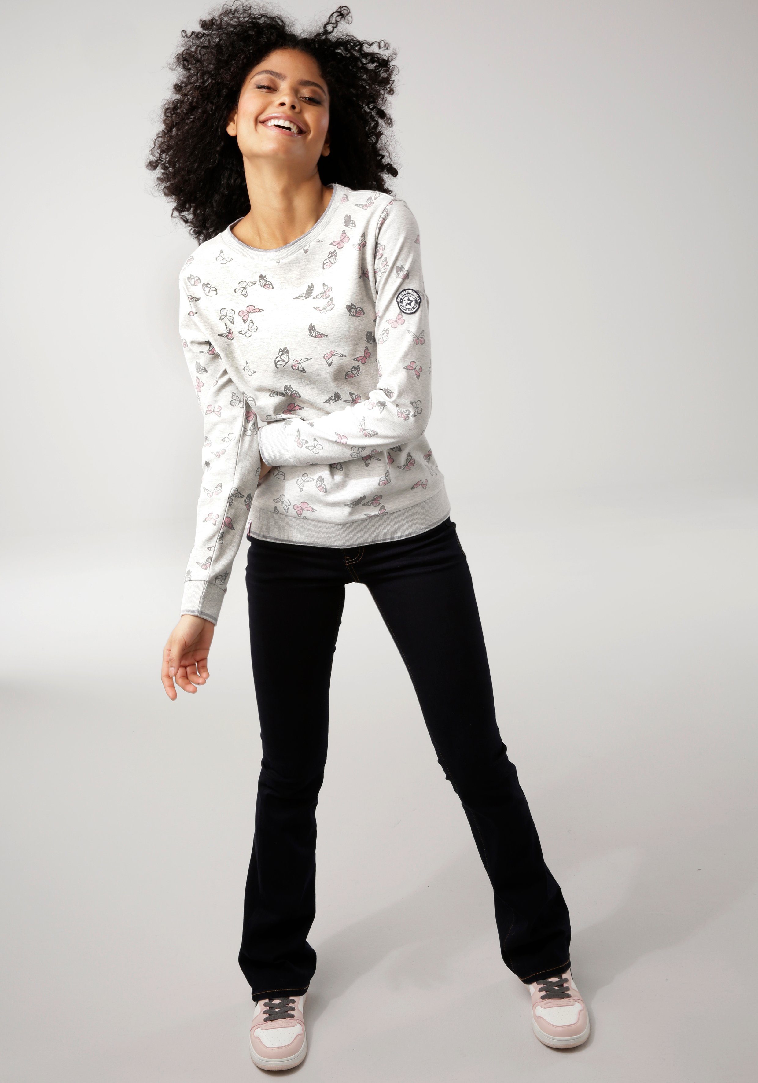 KangaROOS Sweatshirt met trendy all-over vlinderprint