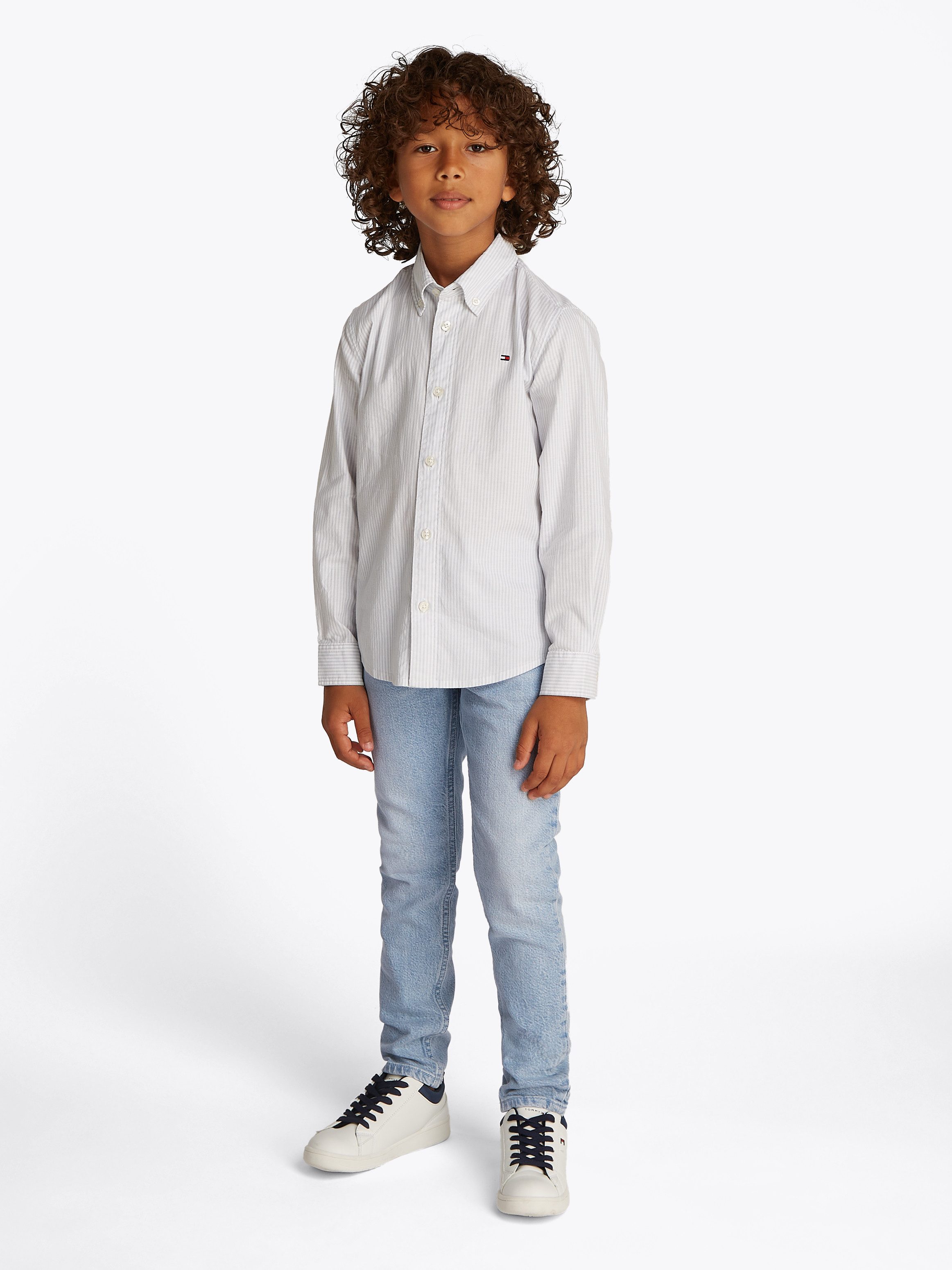 Tommy Hilfiger Slim fit jeans SCANTON Y SLIM FIT BLEACH JEANS in lichtblauwe wassing, met logo-badge