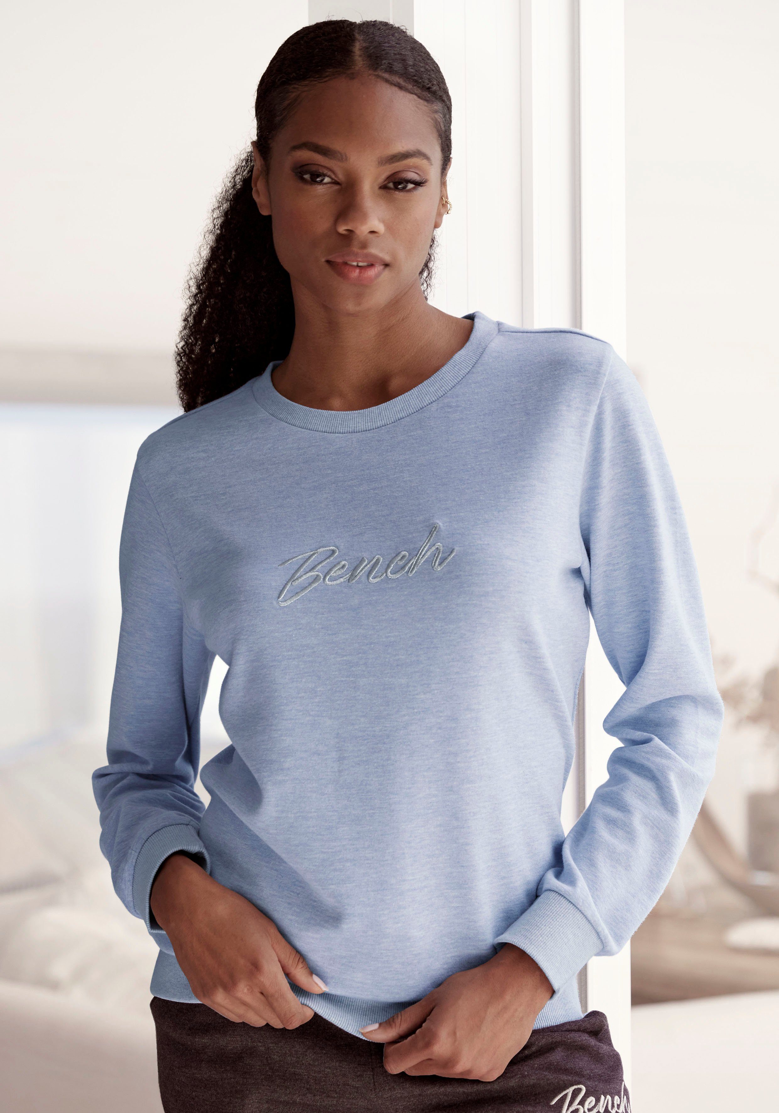 Bench. Loungewear Sweatshirt Loungeshirt met glanzende logo-borduurwerk, loungewear