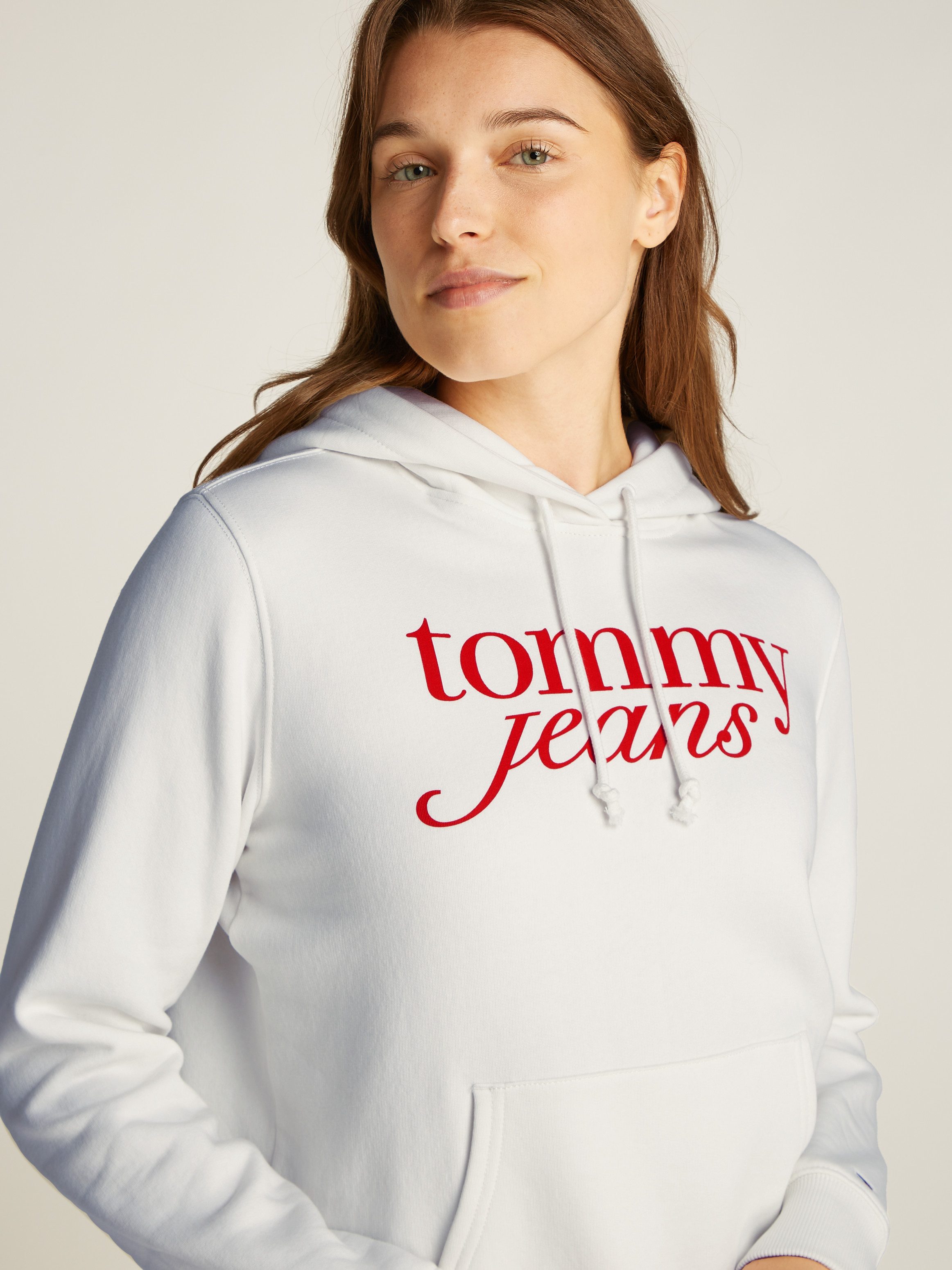Tommy Jeans Curve Hoodie TJW REG ESS LOGO HOODIE EXT in grote maten, capuchon, logo-vlag