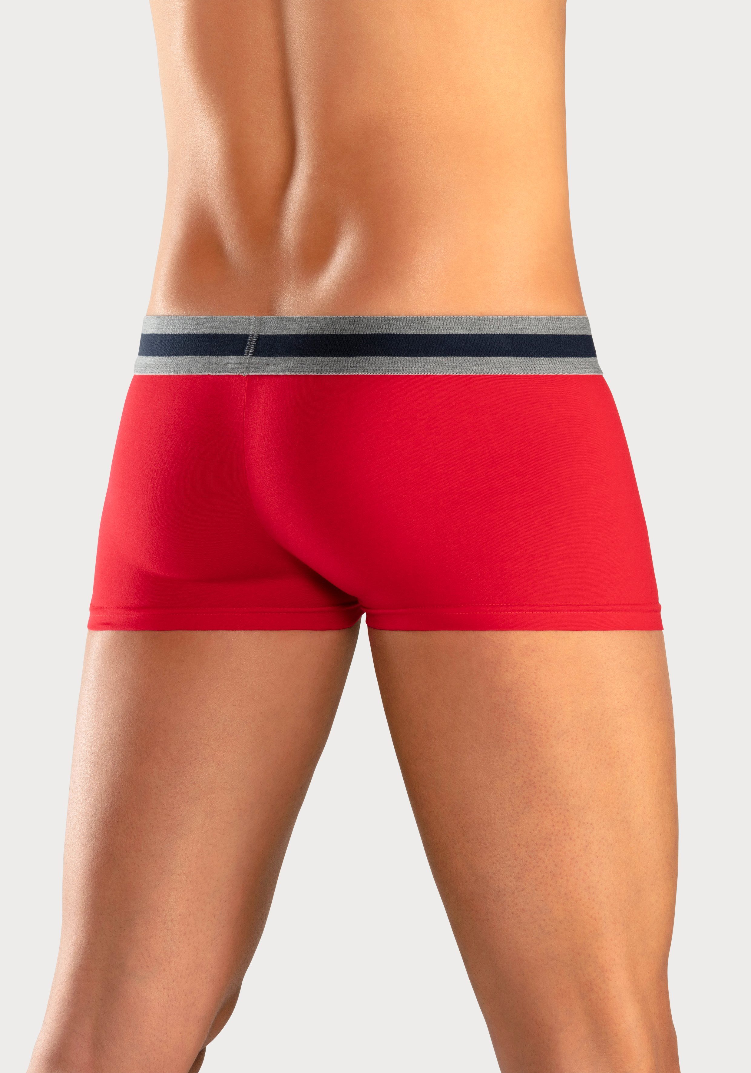 Bench. Hipster strak zittende boxershorts van katoenmix (set, 4 stuks)