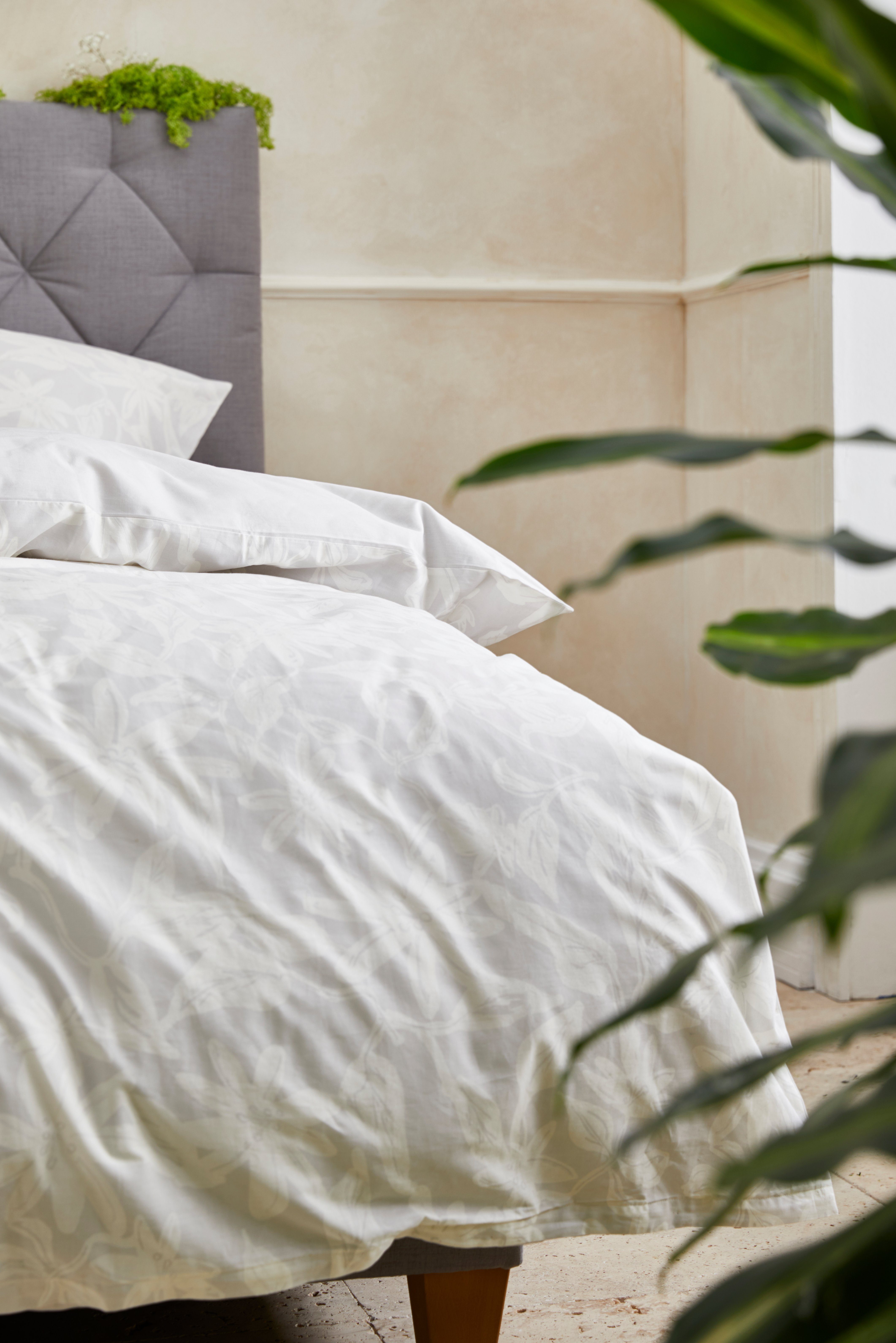 Guido Maria Kretschmer Home&Living Boxspring Harmones hoog in 3 breedten, hardheid ook gemengd met elk 1 matras in h2 en h3