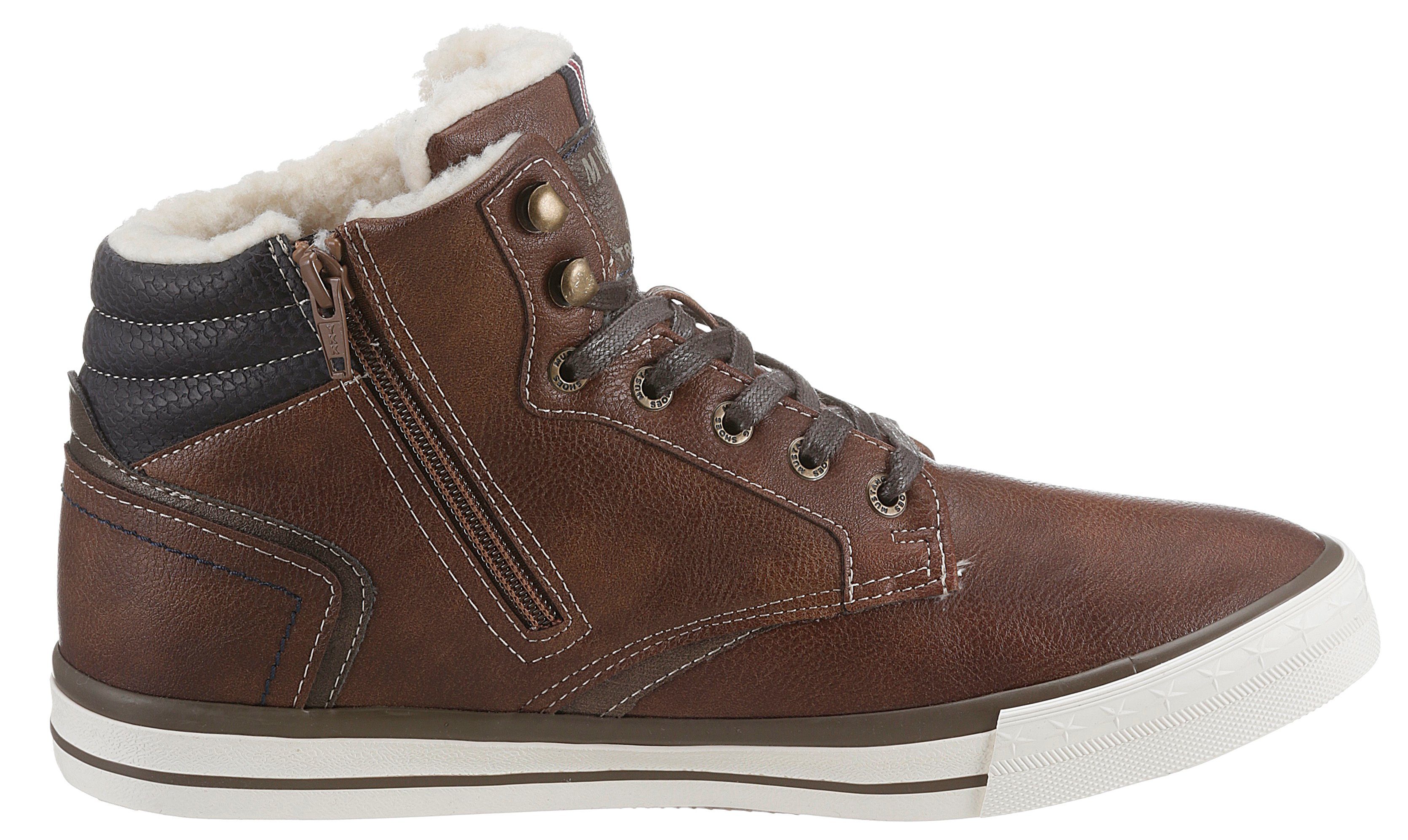 Mustang Shoes Sneakers met doelmatige rits aan de binnenkant