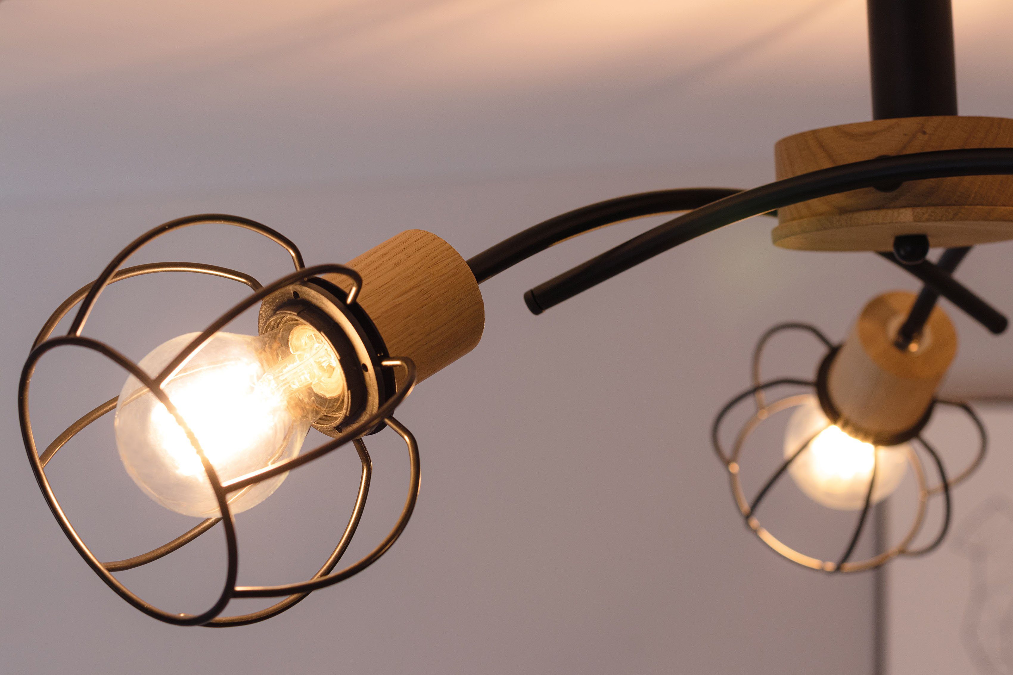 BRITOP LIGHTING Plafondlamp Viviane Decoratieve lamp van eikenhout, FSC®-gecertificeerd, met draadkap (1 stuk)