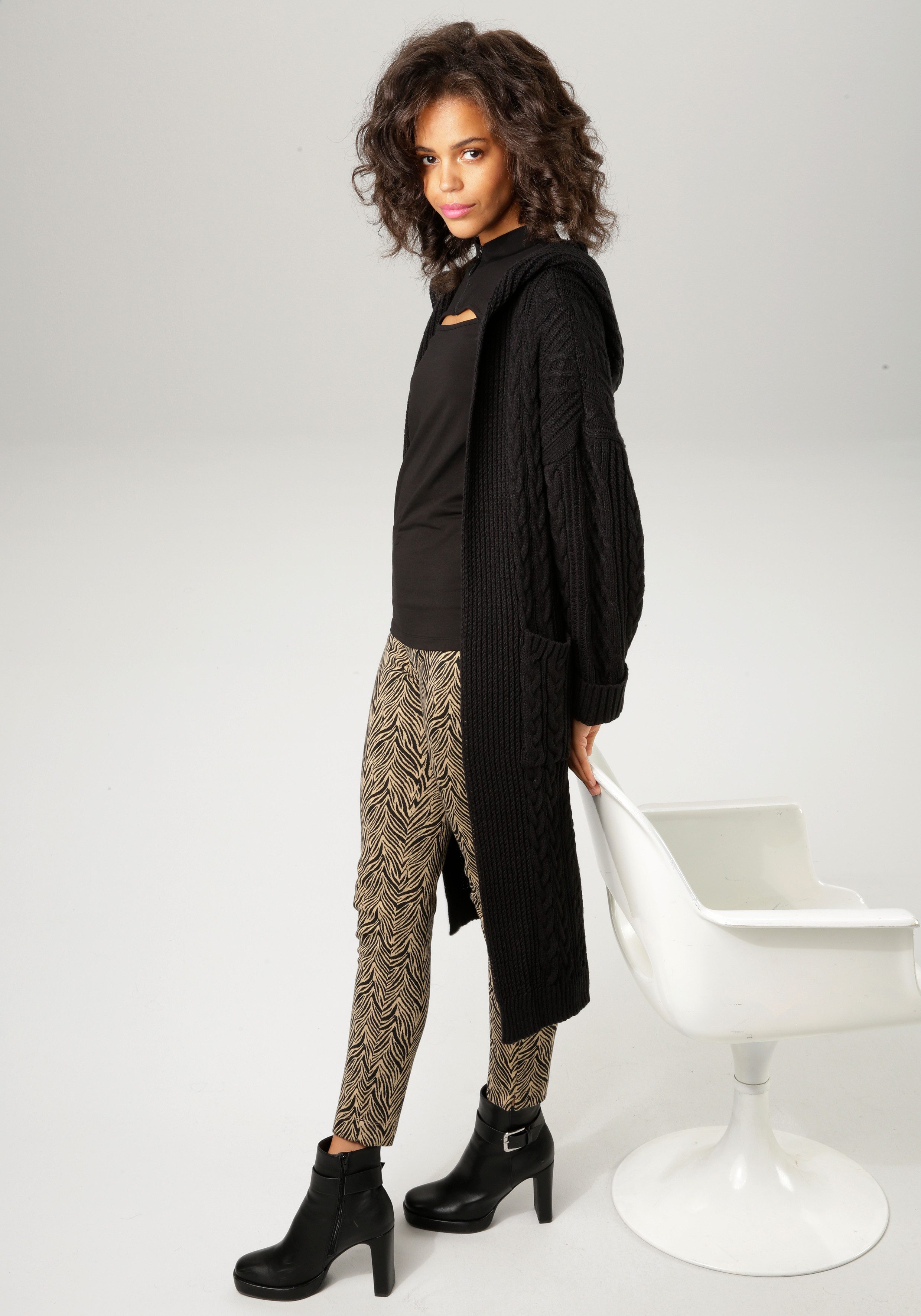Aniston CASUAL Vest in trendy vlecht- en ajourpatroon-mix