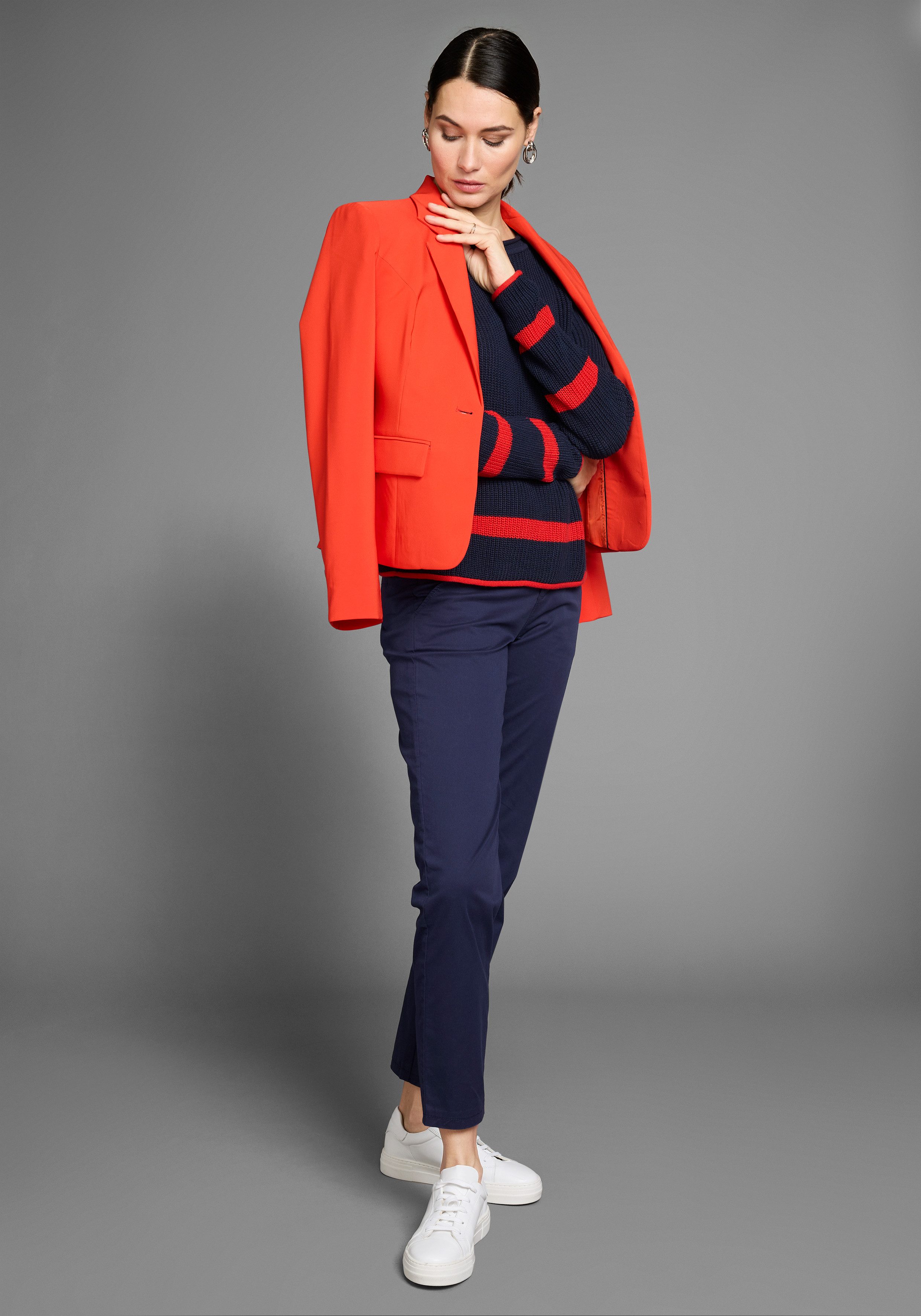 HECHTER PARIS Trui met ronde hals met stijlvolle knoopsluiting