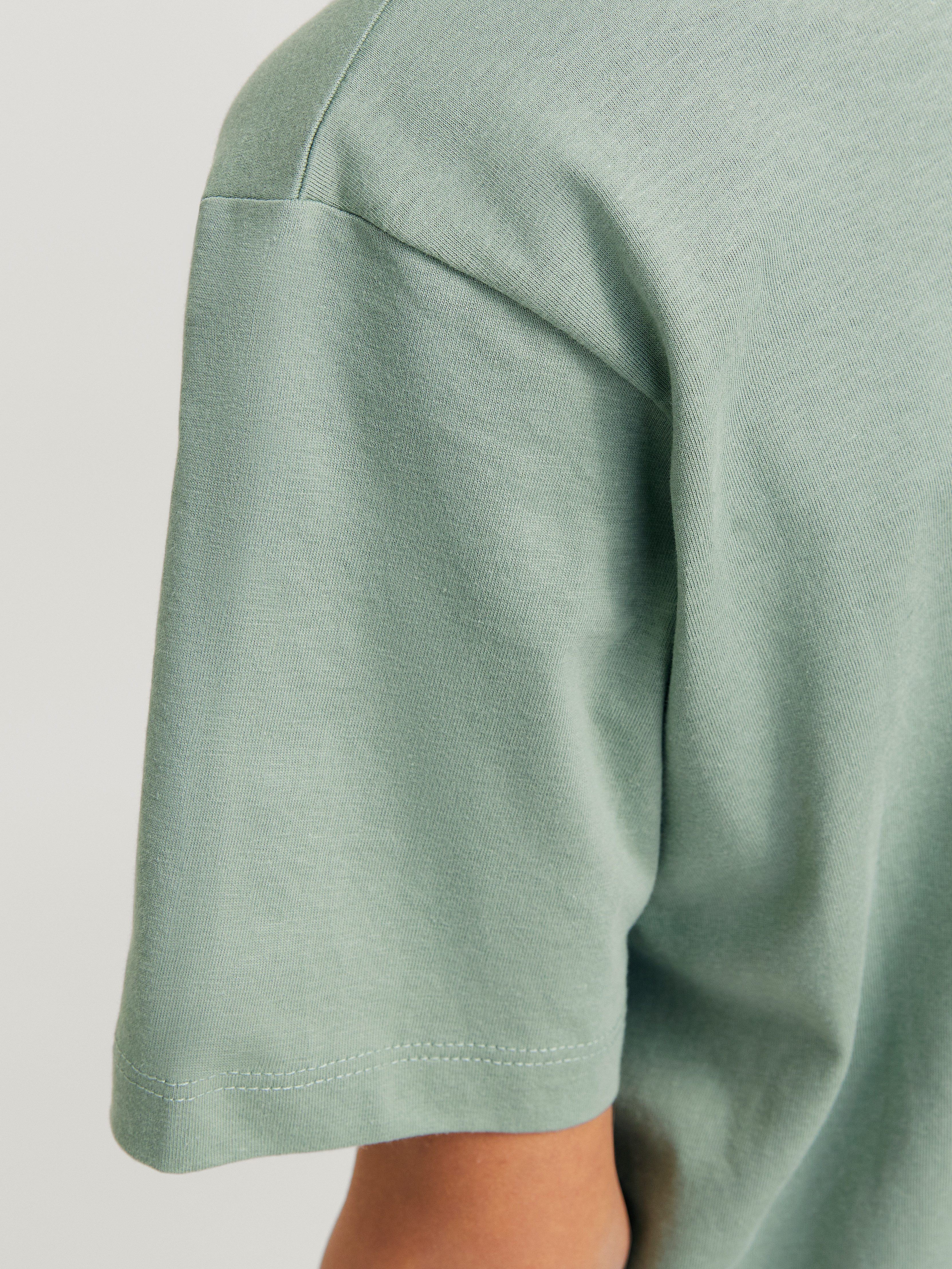 Jack & Jones Junior Shirt met ronde hals JJECALEB VARSITY TEE SS O-NECK NOOS JNR