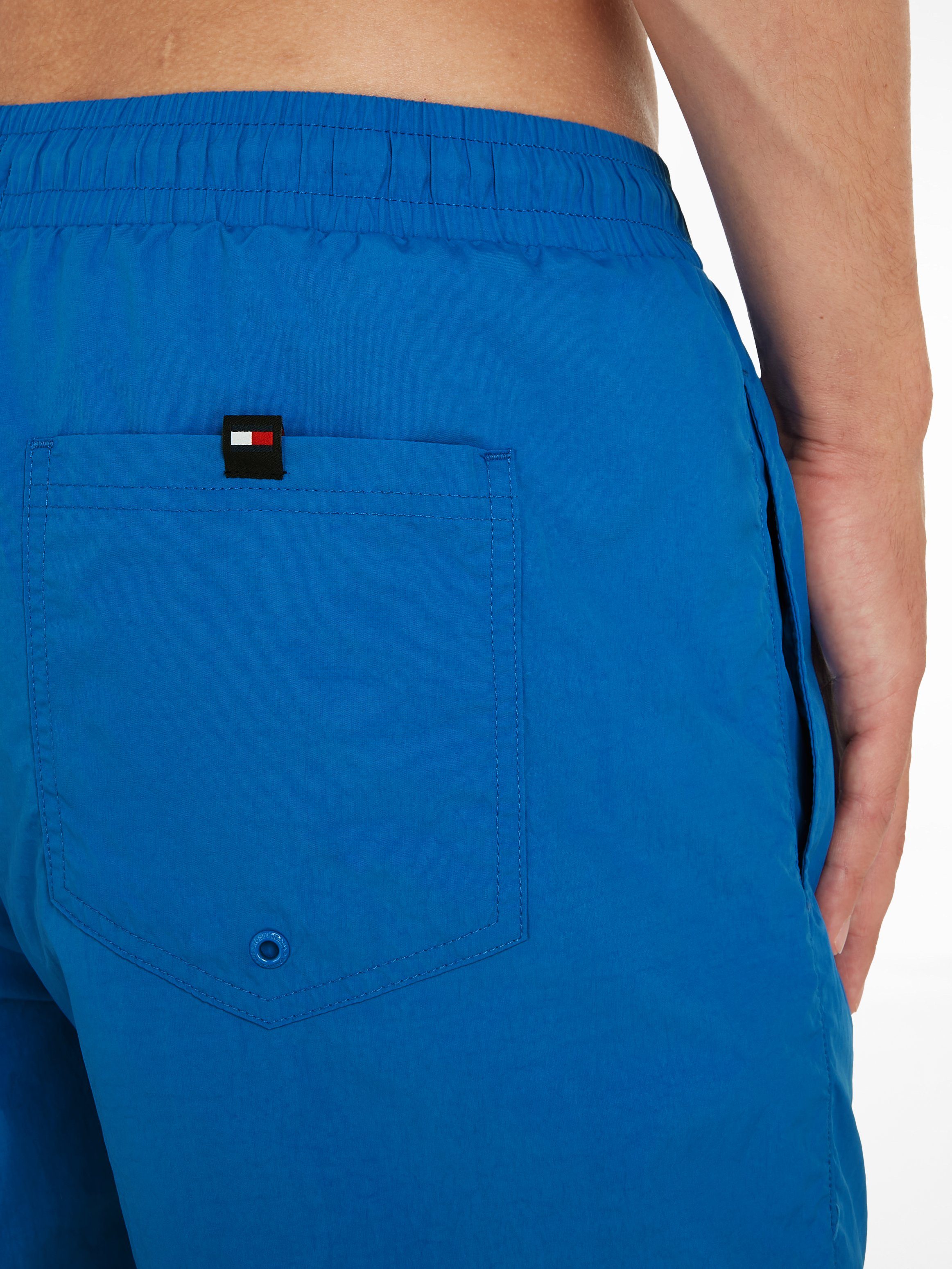 Tommy Hilfiger Swimwear Zwemshort SF MEDIUM DRAWSTRING met een logo-opschrift