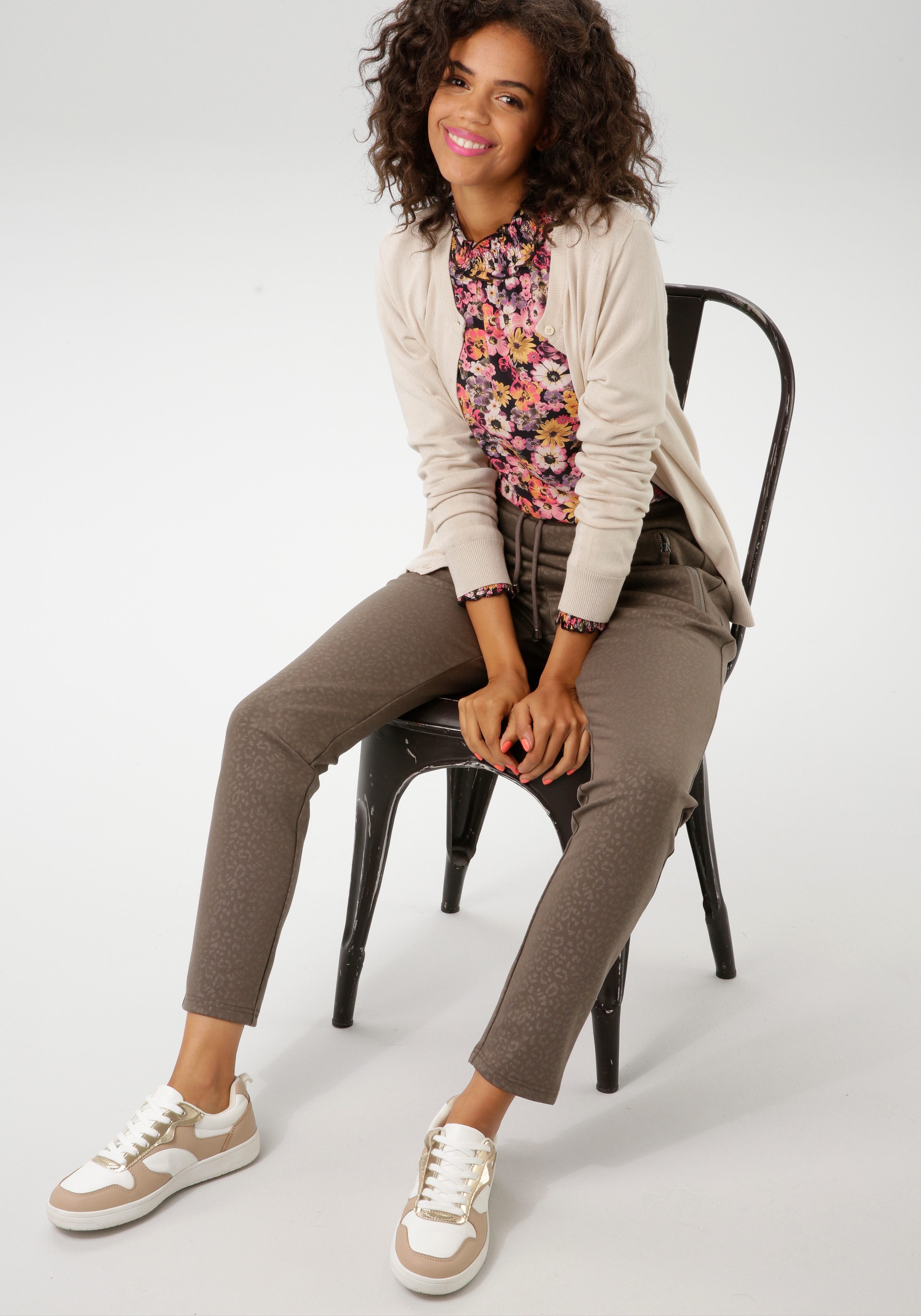 Aniston CASUAL Blouse zonder sluiting met romantische kleurrijke bloemen bedrukt nieuwe collectie