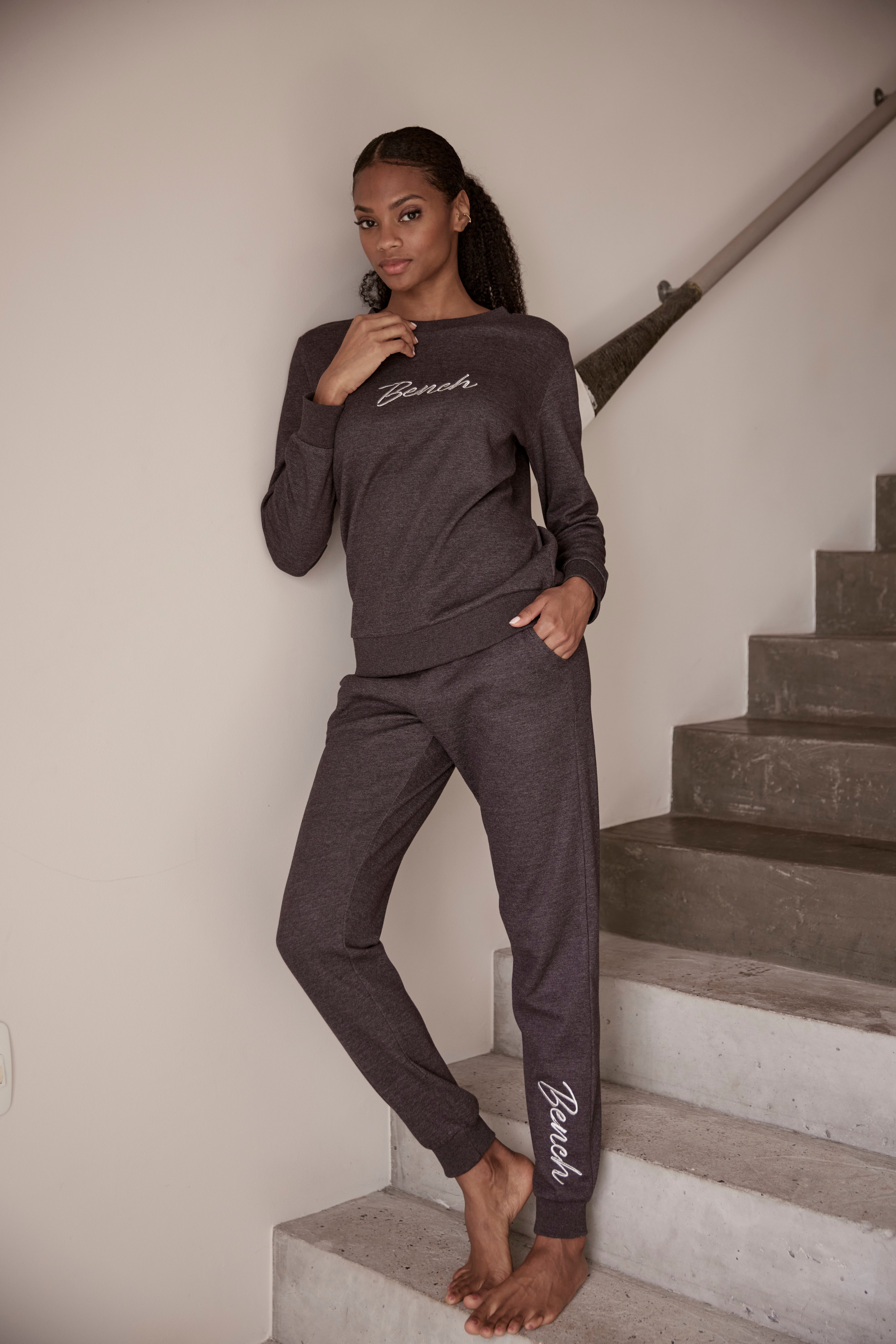 Bench. Loungewear Sweatshirt Loungeshirt met glanzende logo-borduurwerk, loungewear