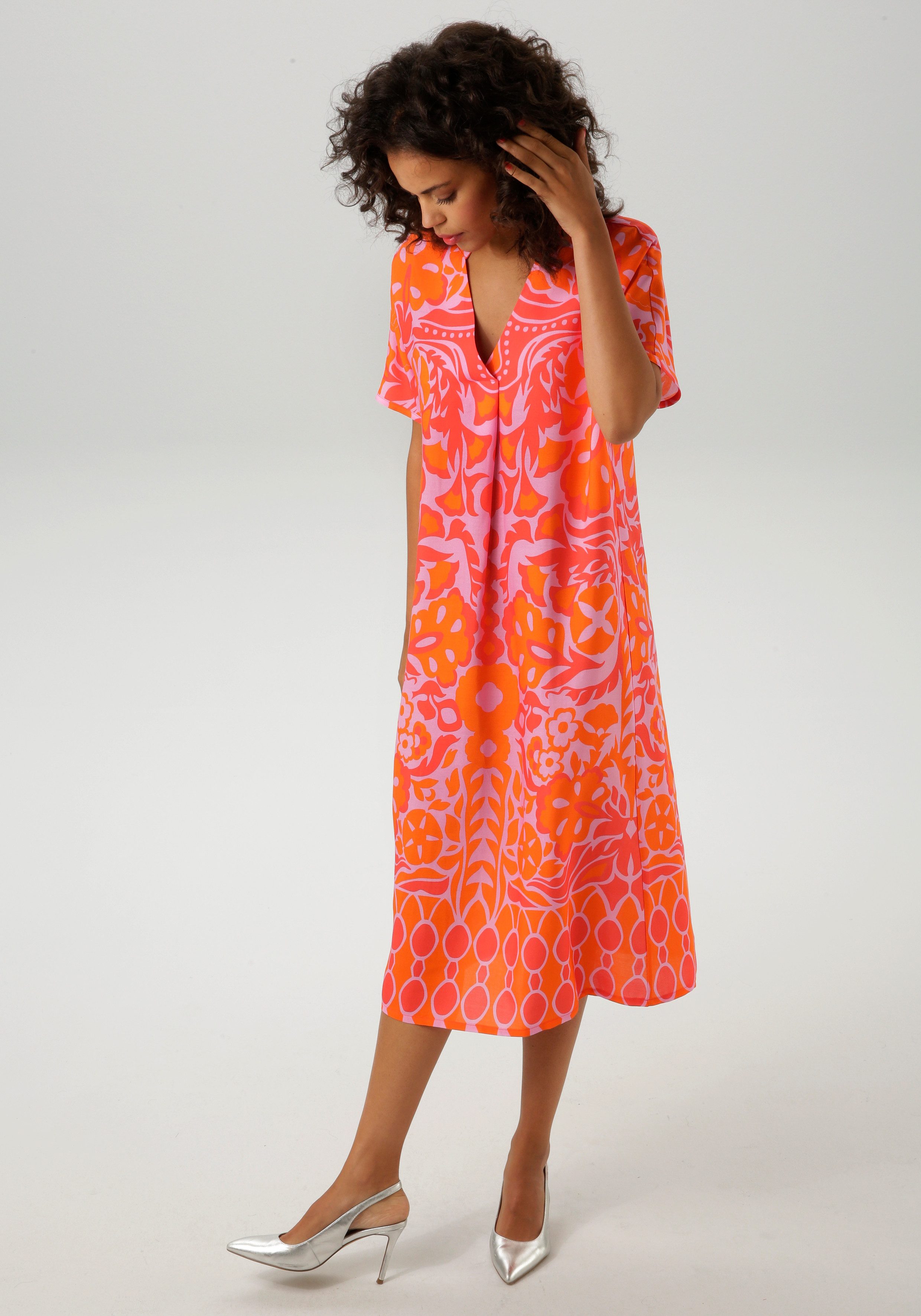 Aniston CASUAL Zomerjurk met extravagante grafische print nieuwe collectie