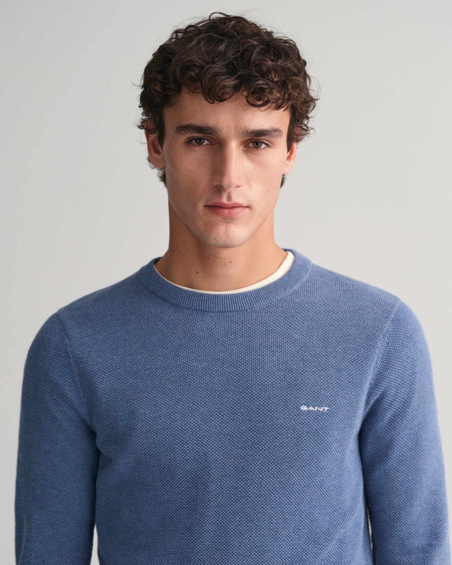 Gant Trui met ronde hals COTTON PIQUE C-NECK met logoborduursel op borsthoogte
