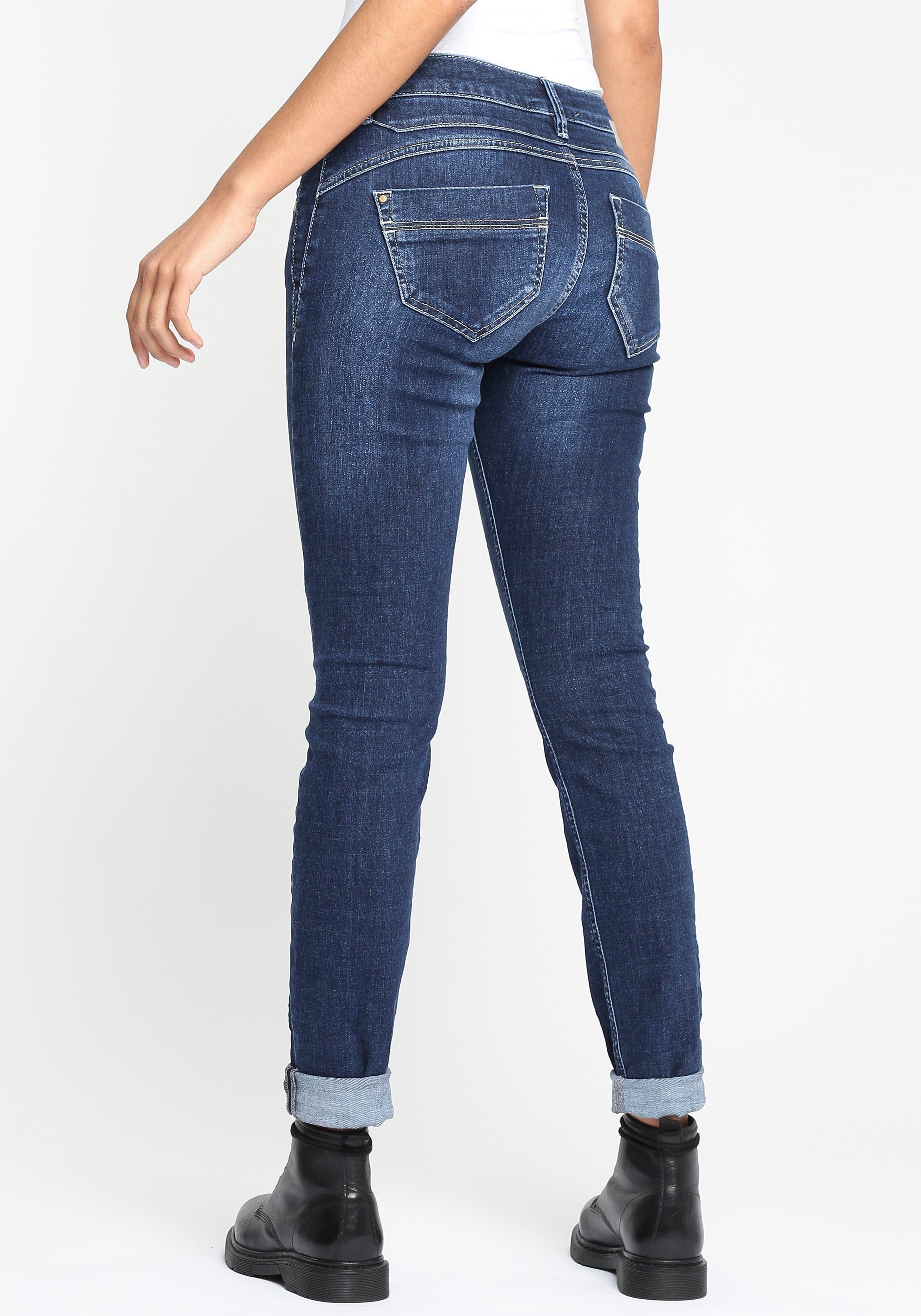 GANG Skinny fit jeans 94Nele met rond juk en driehoekige inzetstukken aan de zijkant voor een geweldig silhouet