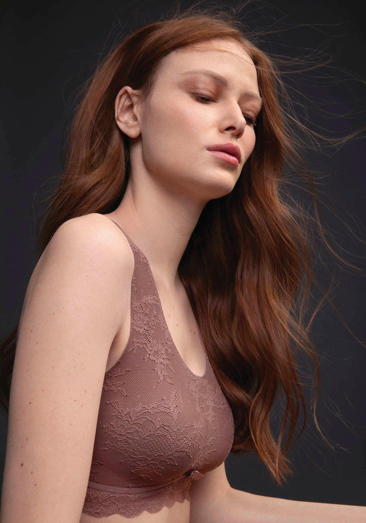 Anita Comfort Bralette Essentials lace Bloemige kant uitneembare schuimcups delicate zijden band (1-delig)