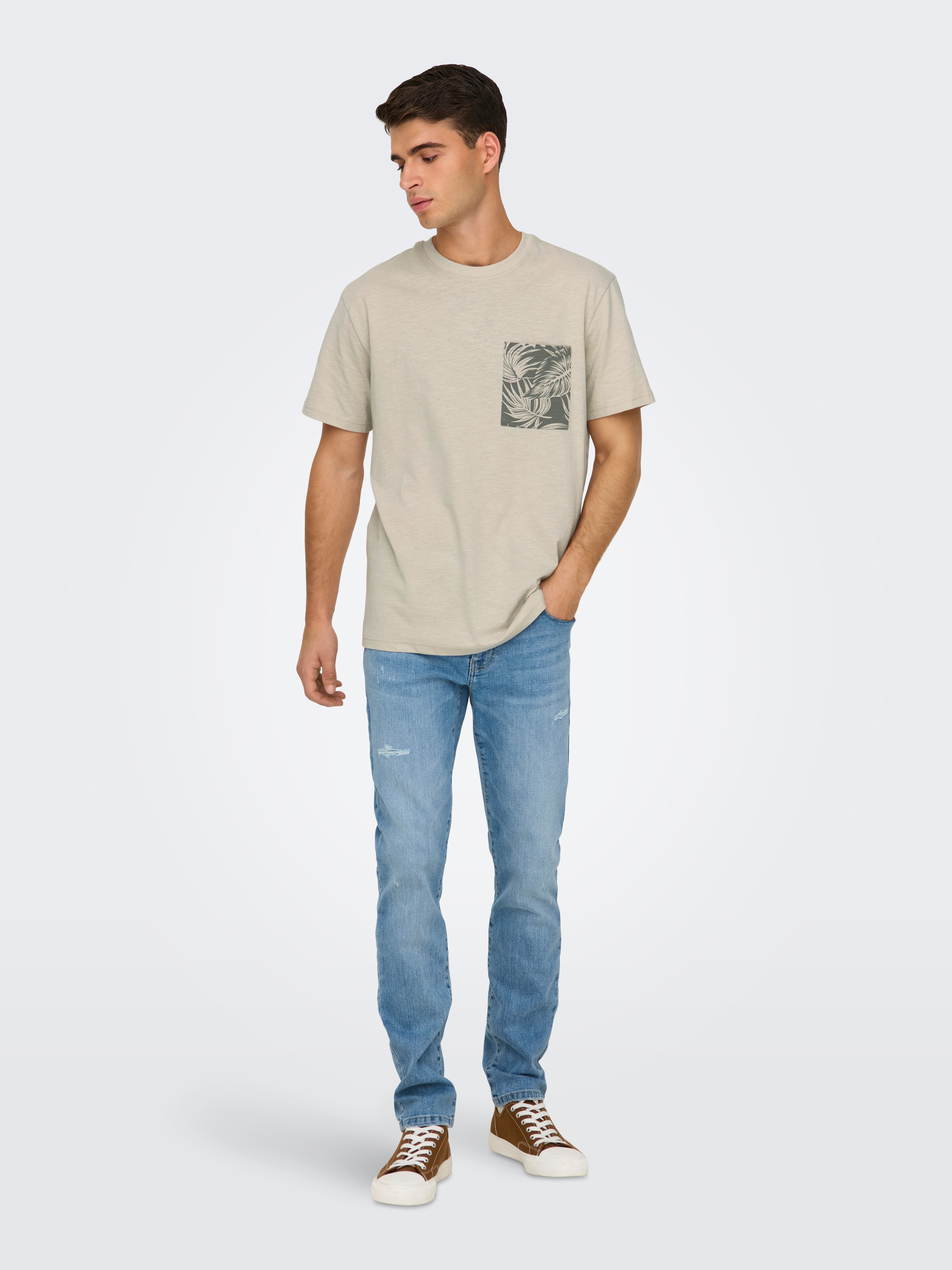 ONLY & SONS Shirt met ronde hals ONSPERRY LIFE REG LEAF POCKETTEE