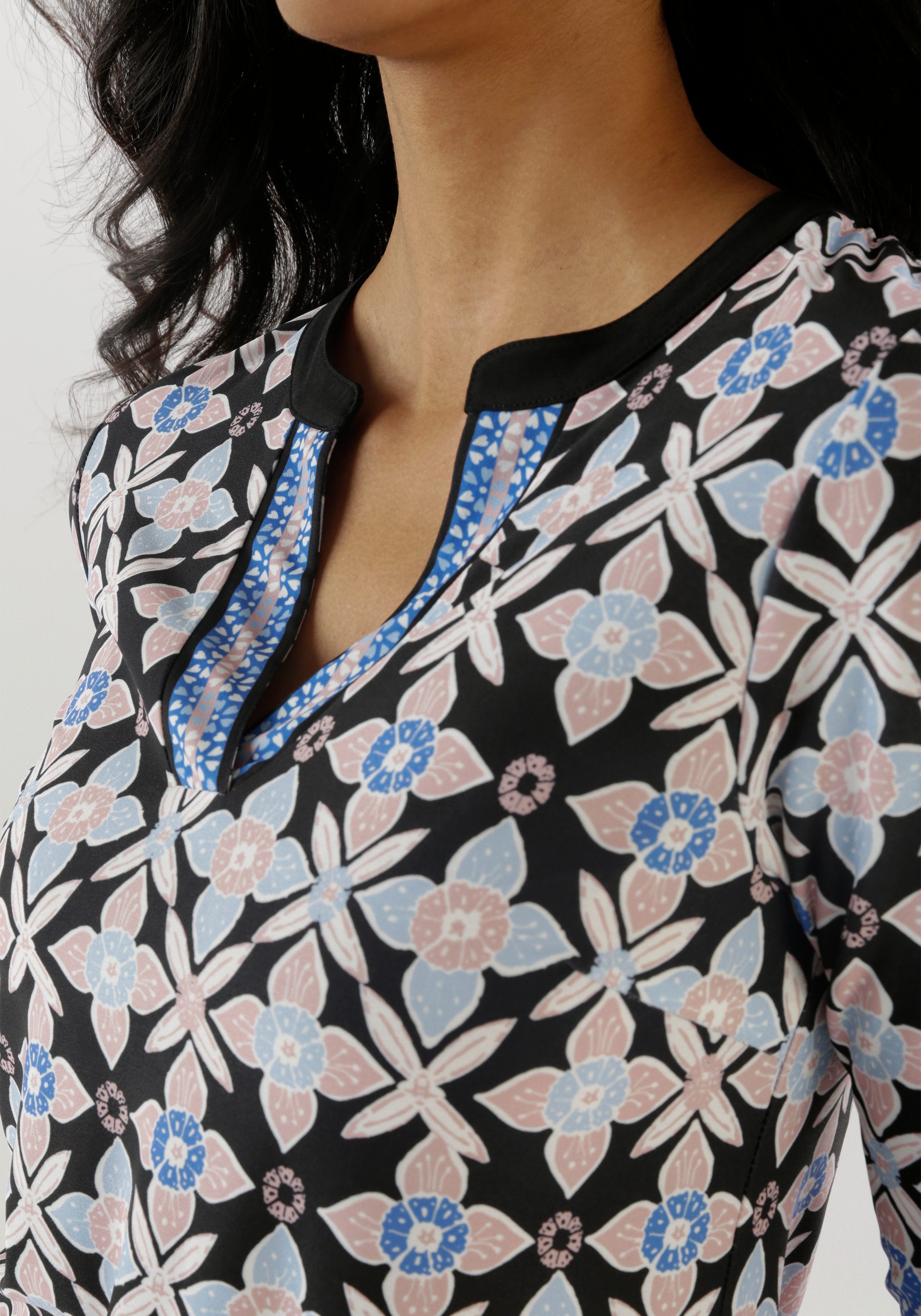 Aniston SELECTED Jerseyjurk met speelse bloemetjesrand - nieuwe collectie