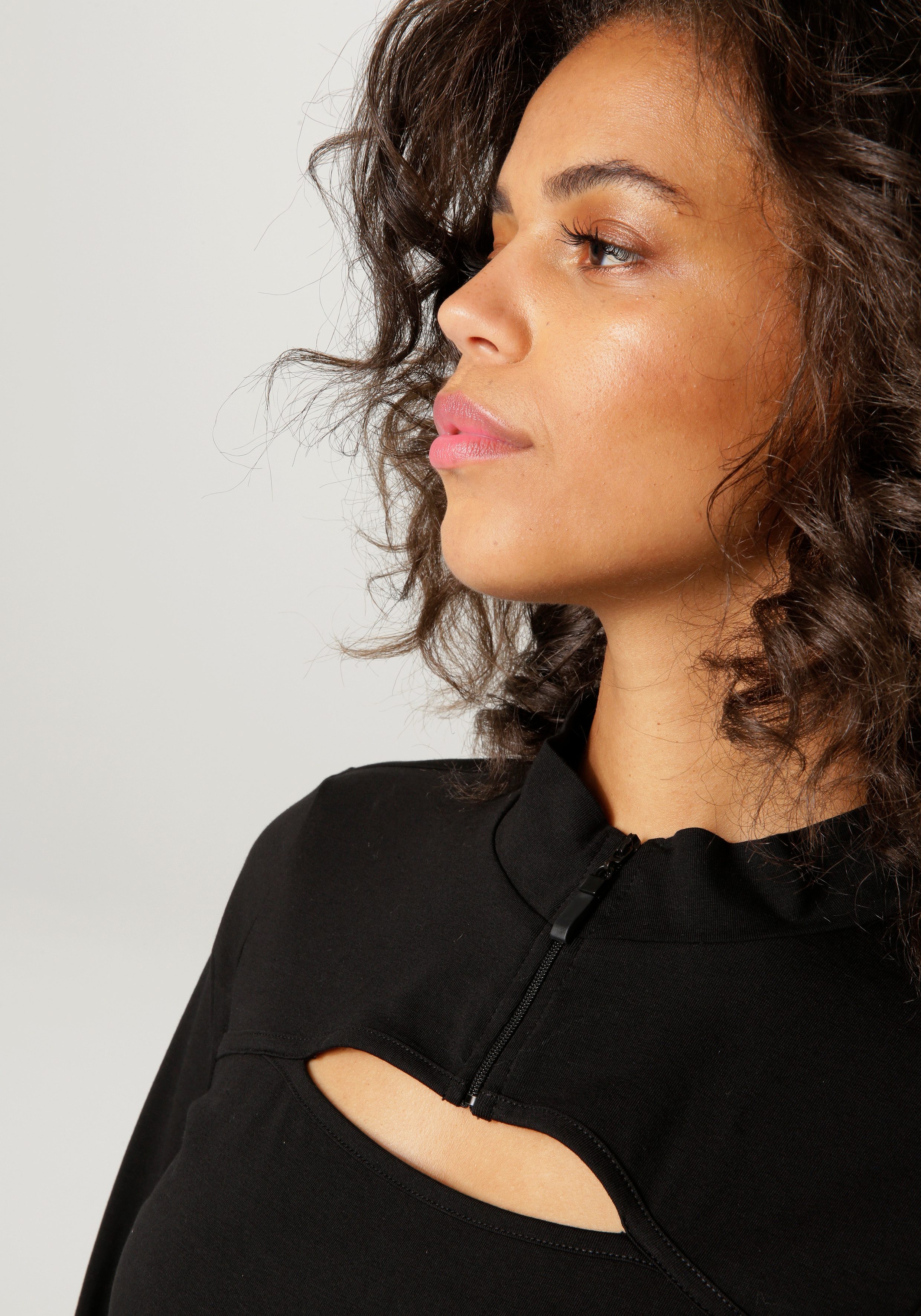 Aniston CASUAL Shirt met lange mouwen met verfijnd cut-out