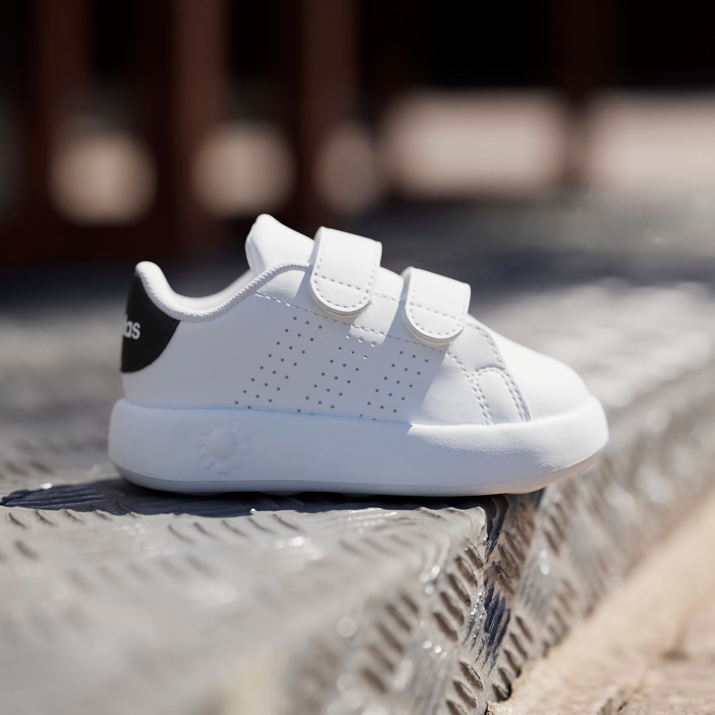 adidas Sportswear Klittenbandschoenen ADVANTAGE KIDS Ontwerp geïnspireerd door de adidas Stan Smith, voor kinderen