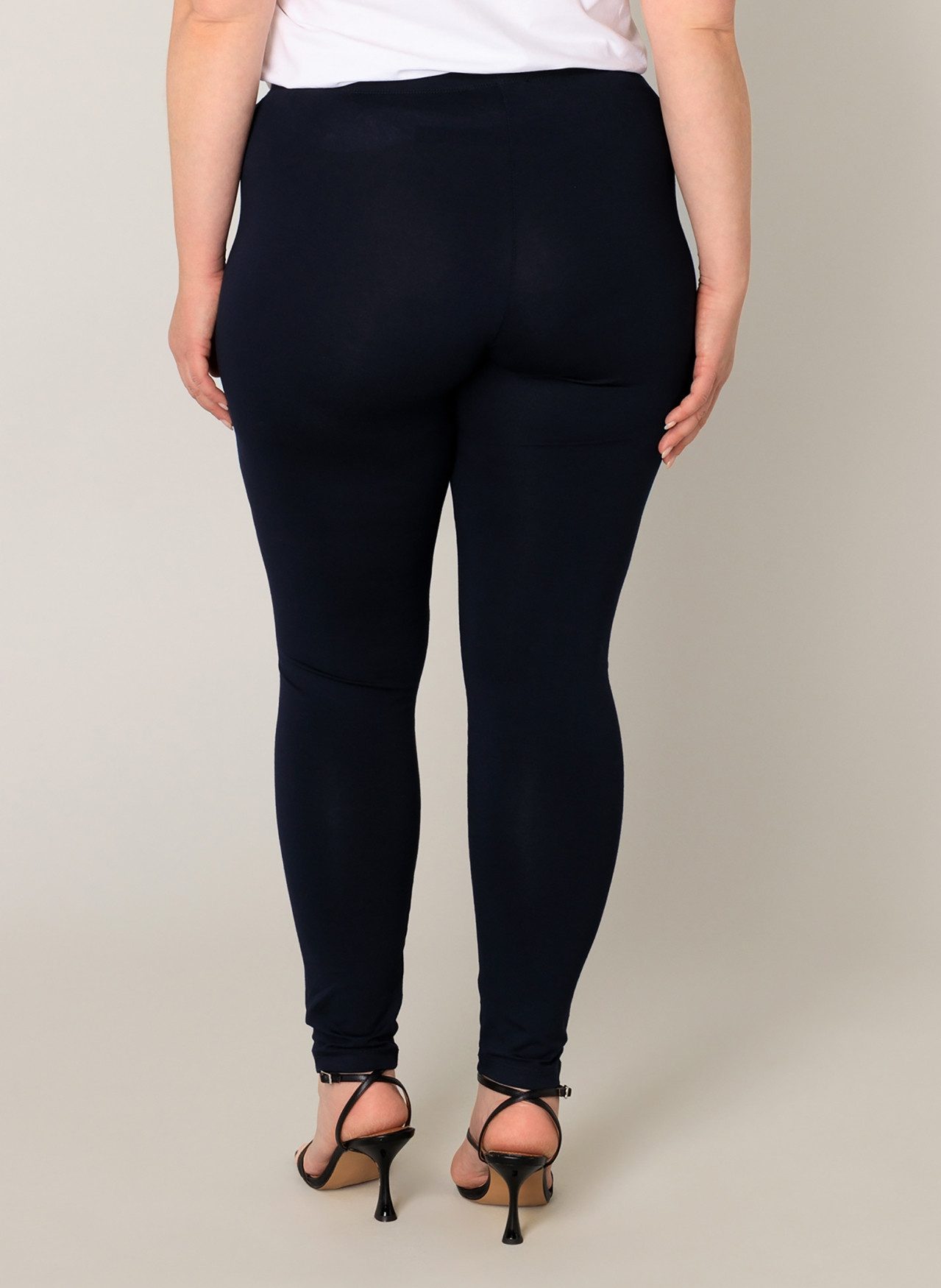 Base Level Curvy Legging Andrea