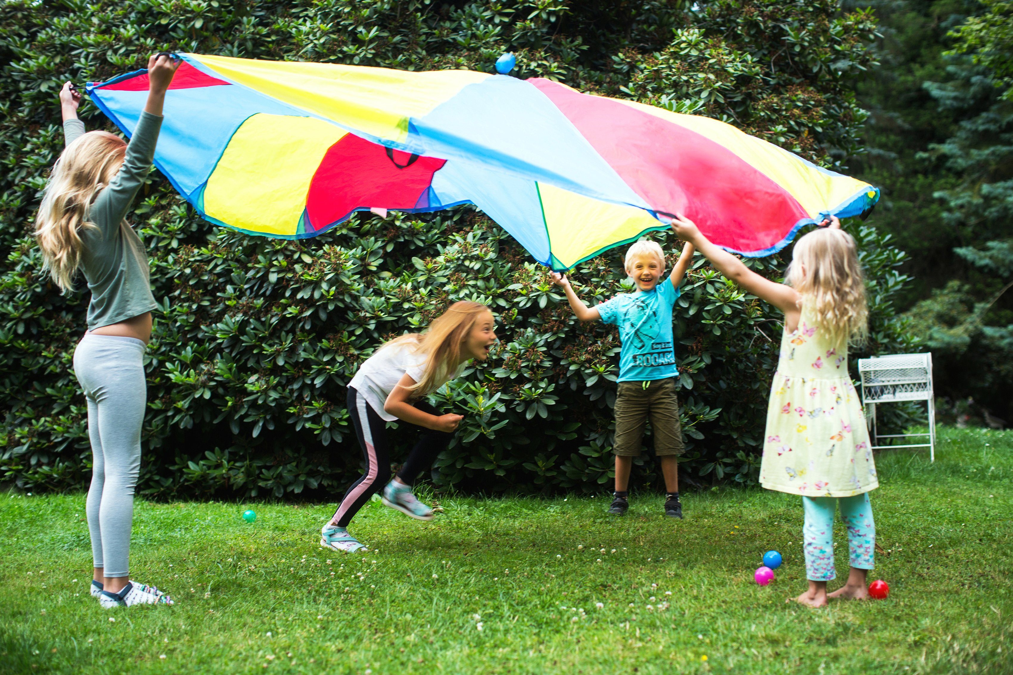 Knorrtoys® Spel Omhoog en omlaag met 25 kleurrijke ballen