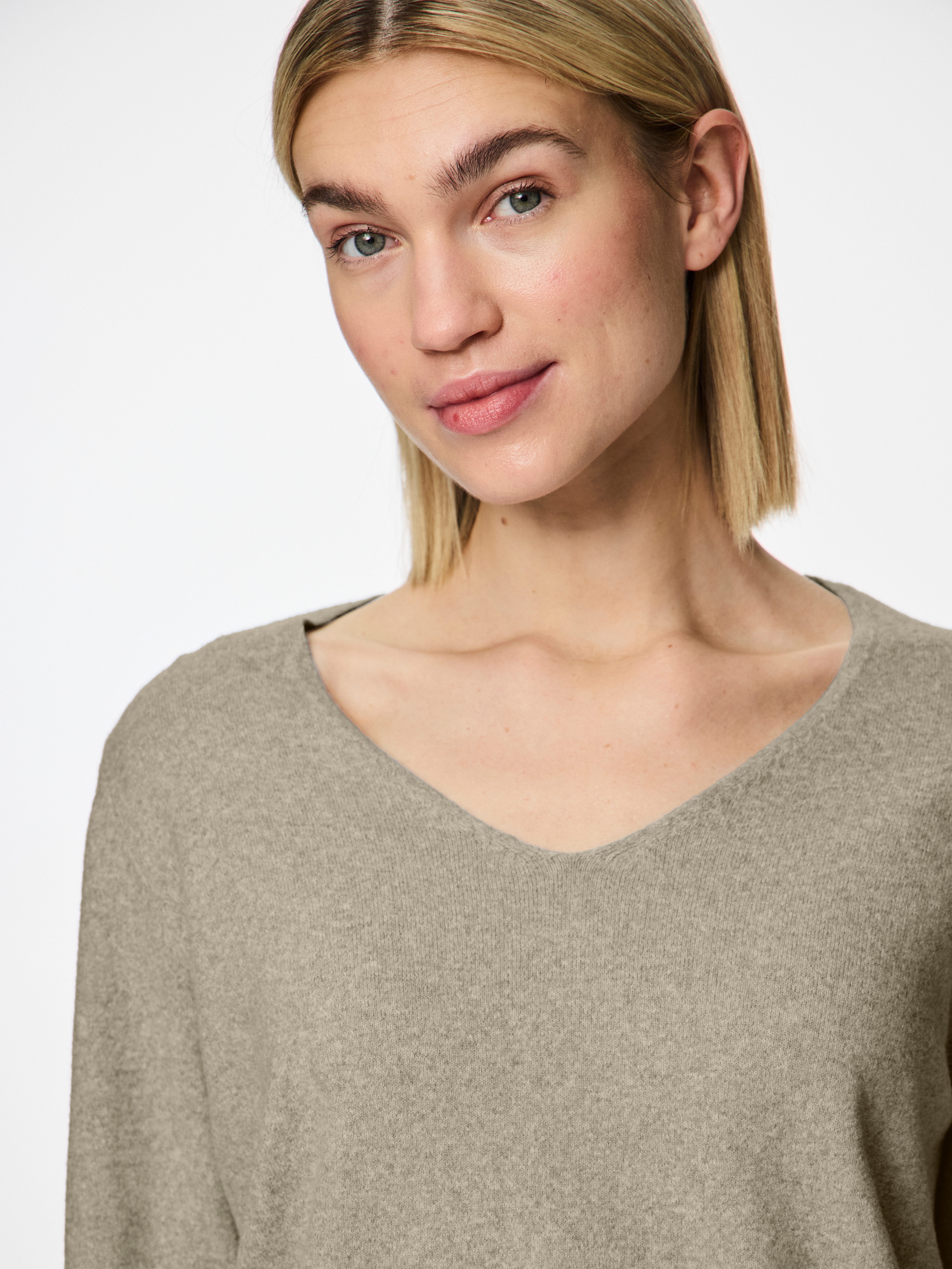 pieces Trui met V-hals PCBREE LS V-NECK KNIT NOOS BC