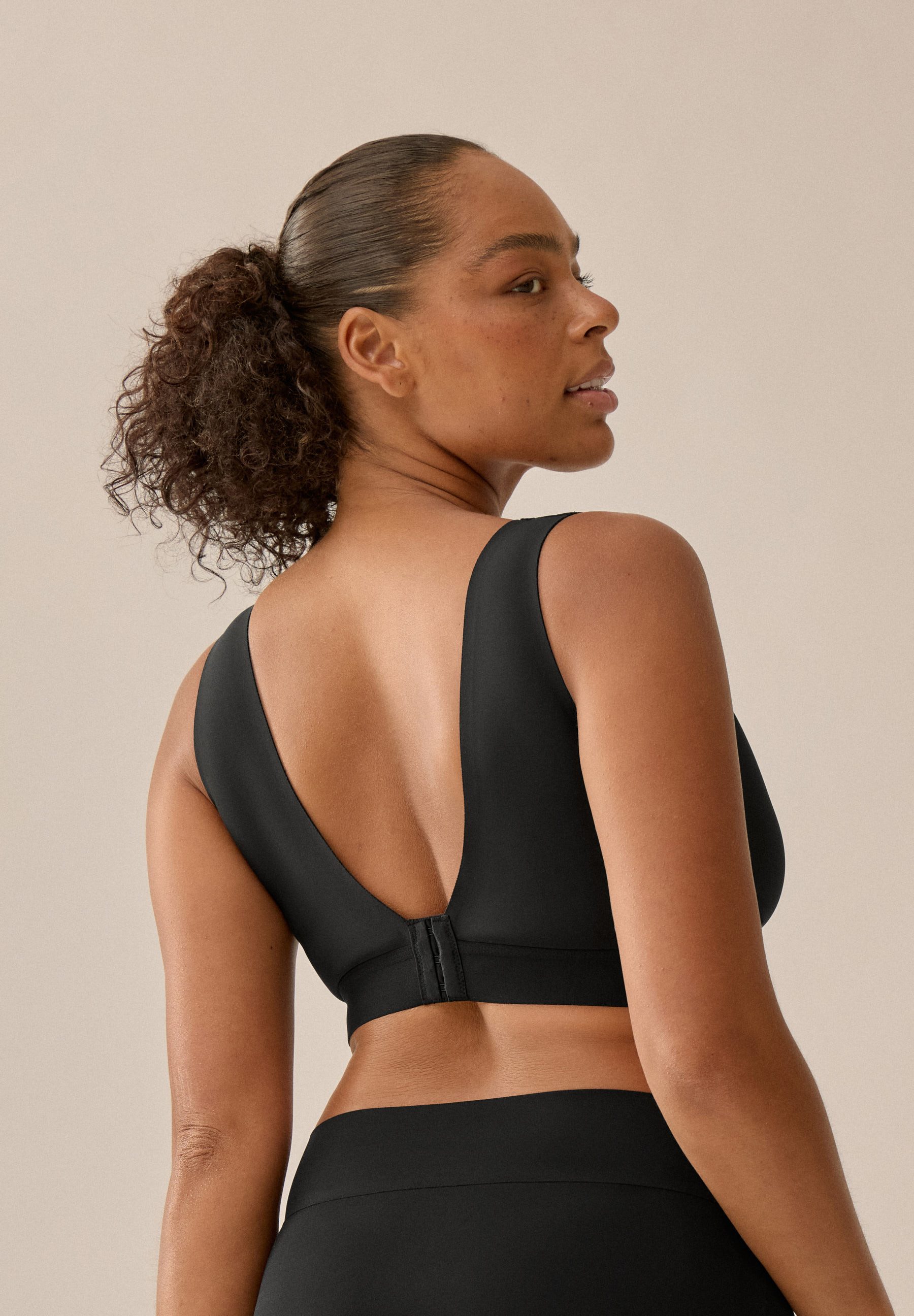 Naturana Gevormde-bh Smoothing hoge zijdelen, zacht, comfortabel, basic, brede bandjes, zonder beugel (1-delig)