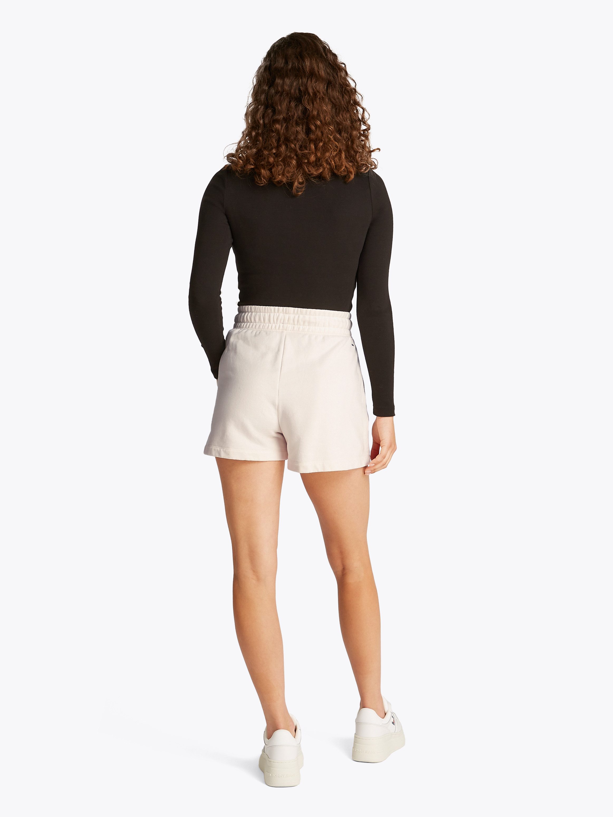 TOMMY JEANS Short TJW SCRIPT SHORT EXT met een logo-opschrift