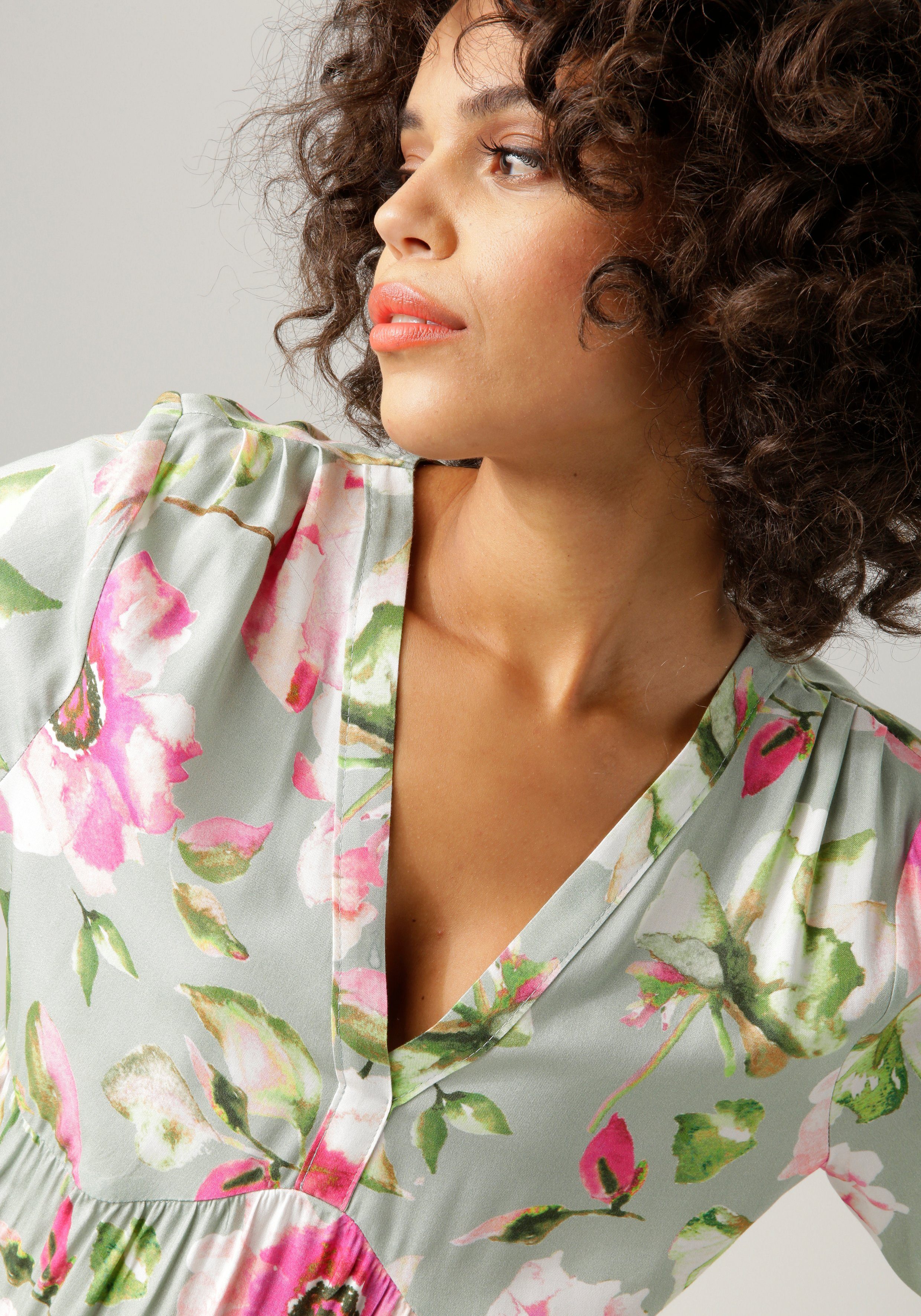 Aniston CASUAL Tuniekjurk met fantasievolle bloemenprint