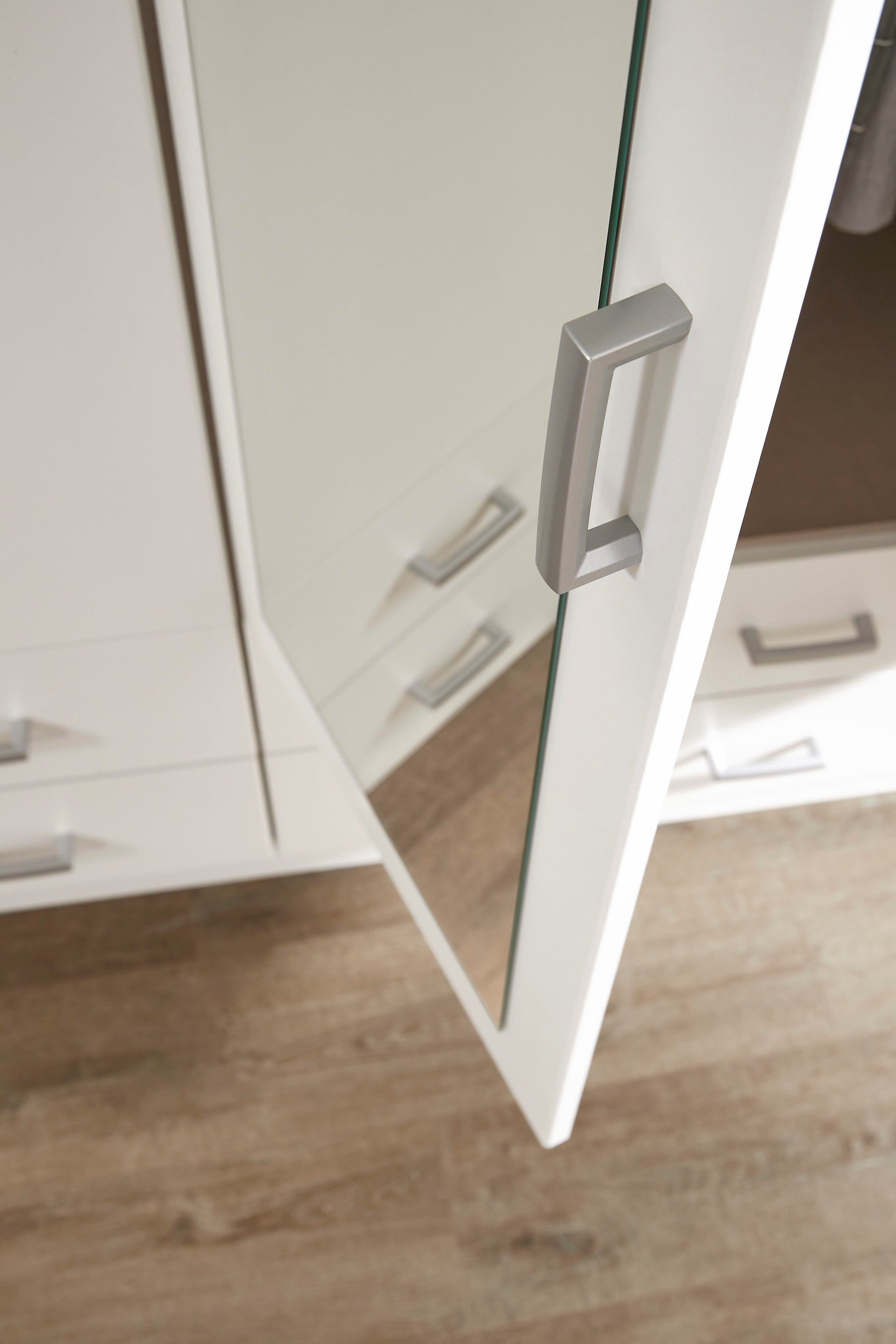 rauch Kledingkast Kast Garderobe Wasmand GAMMA in 3 Breedtes veel opbergruimte met 6 lades, met spiegel topseller made in germany