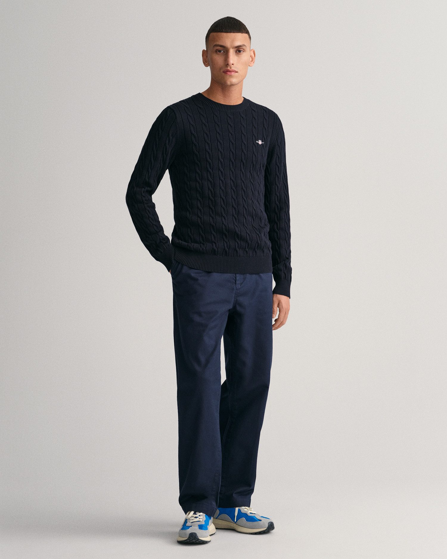 Gant Gebreide trui COTTON CABLE C-NECK met wapen-logo borduurwerk op de borst