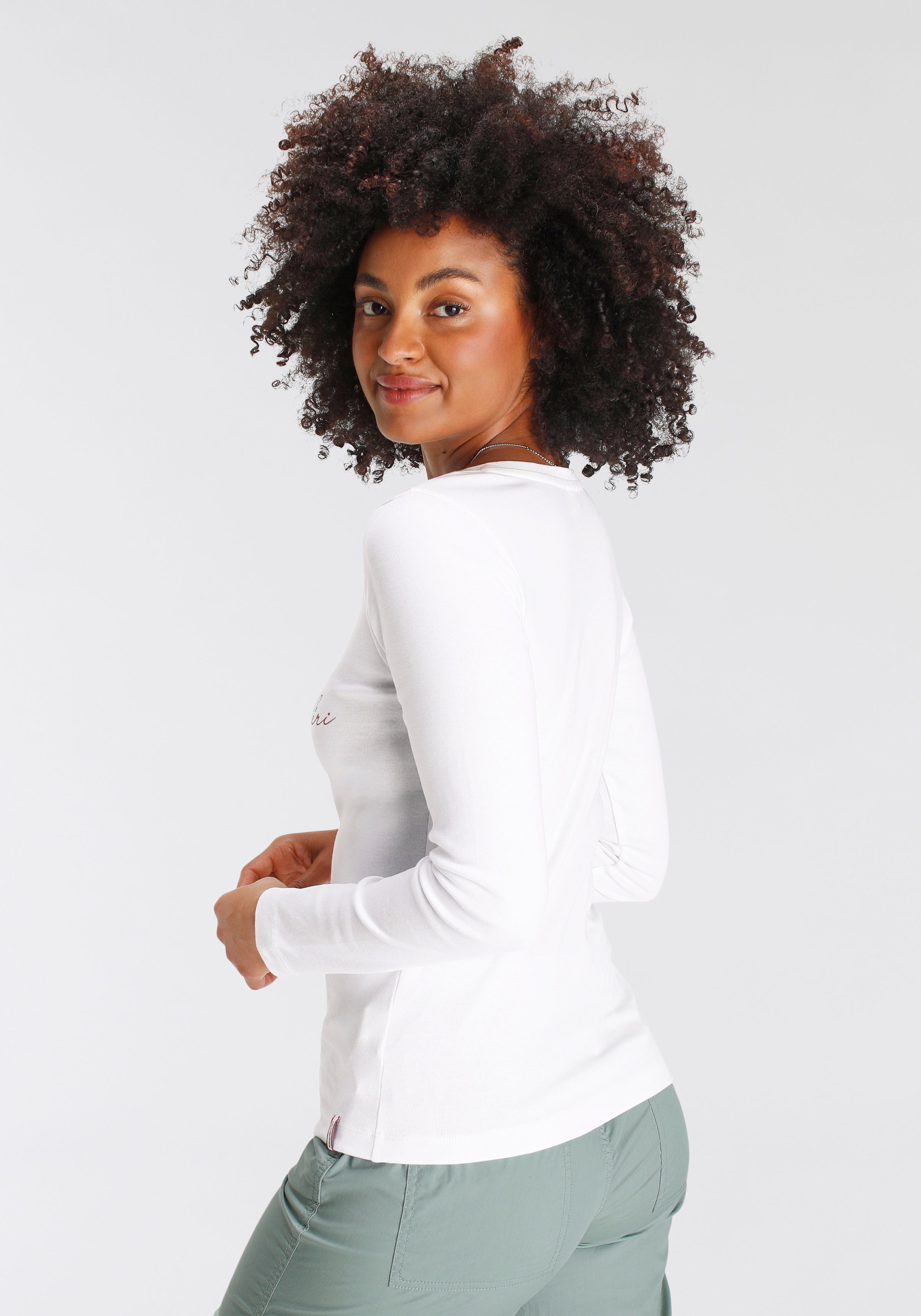 KangaROOS Longsleeve Lange mouwen, zeer figuurvolgend en heupbedekkend, met hartjes-detail