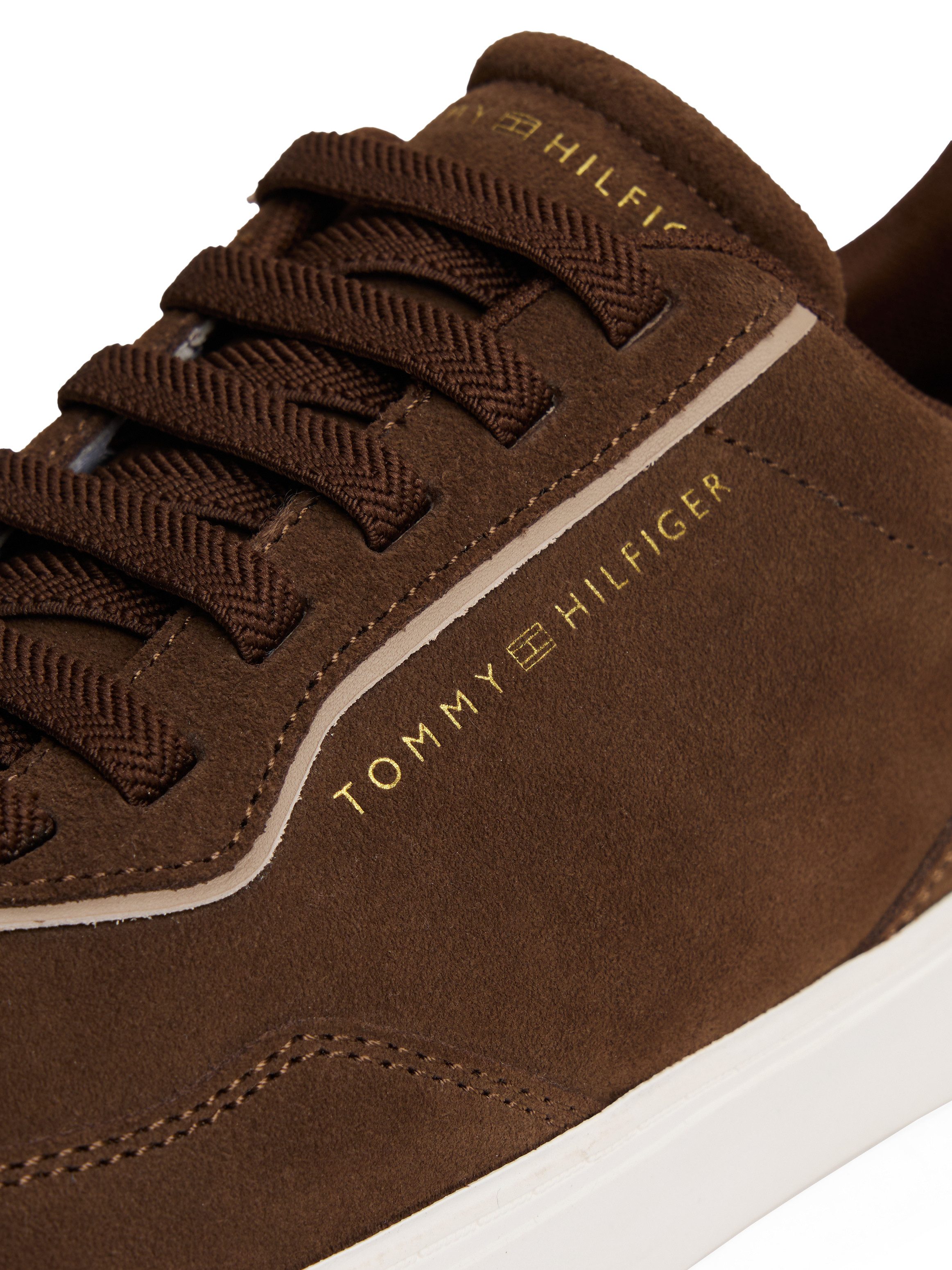 Tommy Hilfiger Plateausneakers CASUAL SUEDE SNEAKER , vrijetijdsschoen, halfschoen, veterschoen met zijlogo-debossing