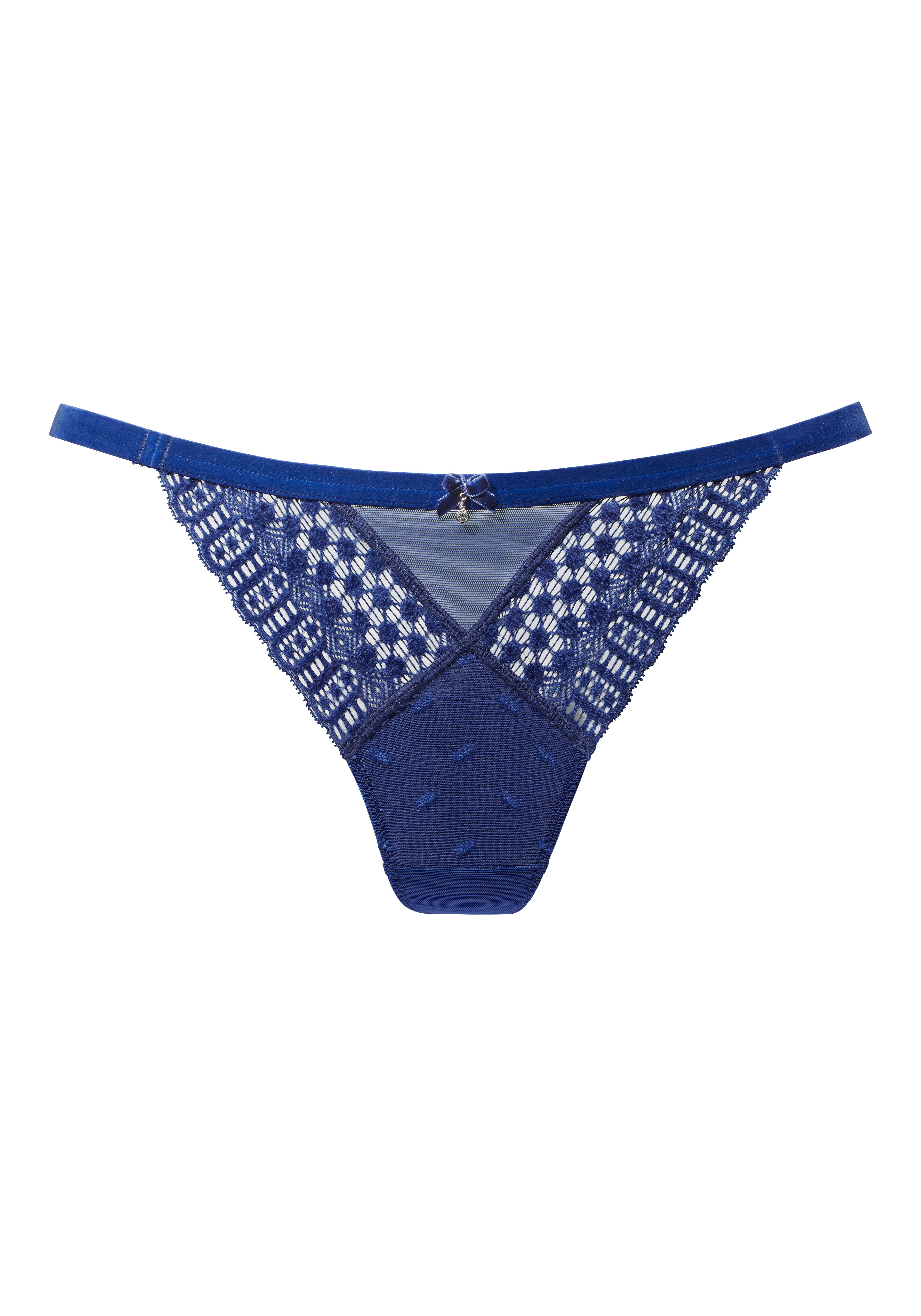 Lascana String met unieke kant in fluweel-look