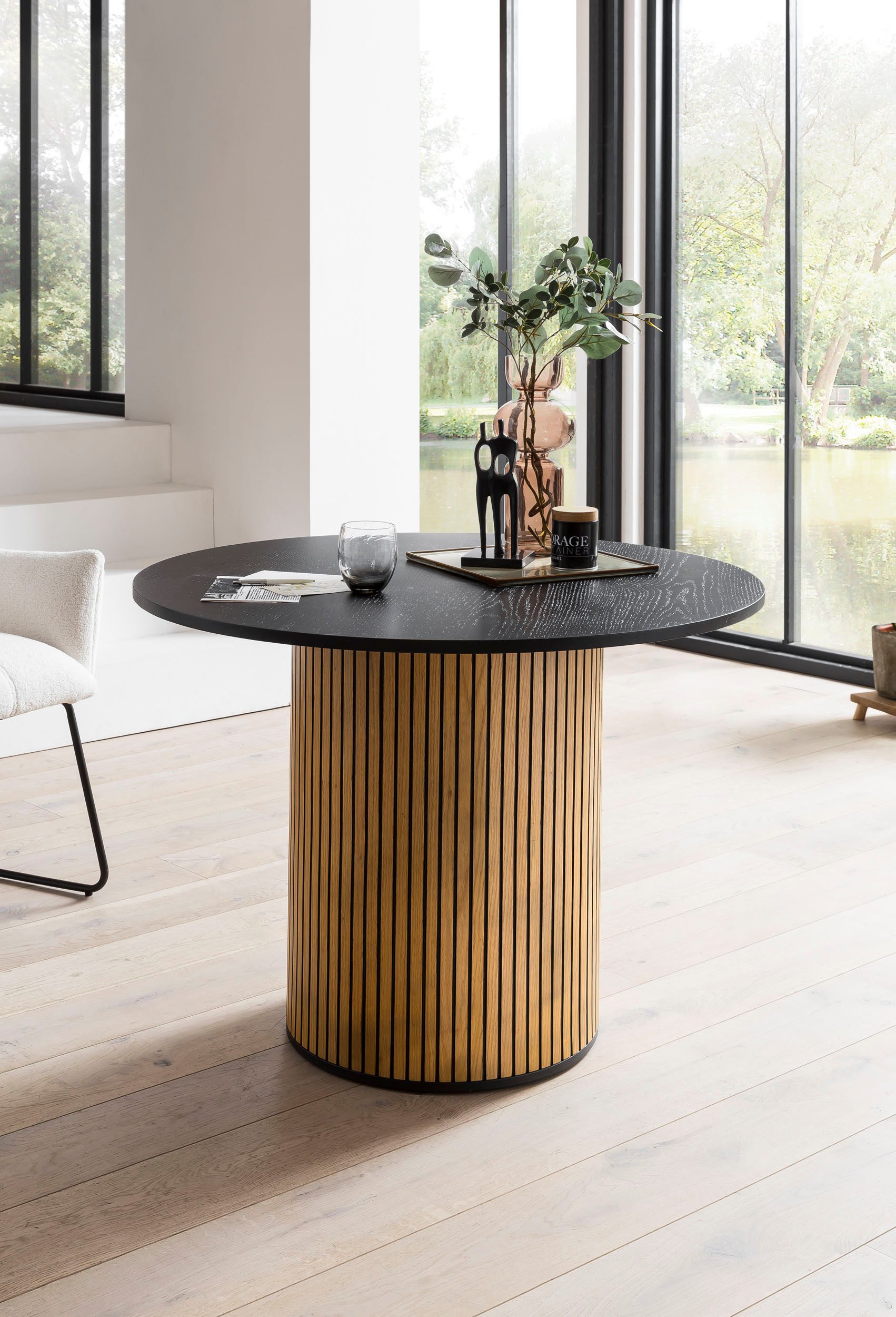 SalesFever Eettafel met geribbelde voet van eikenfineer