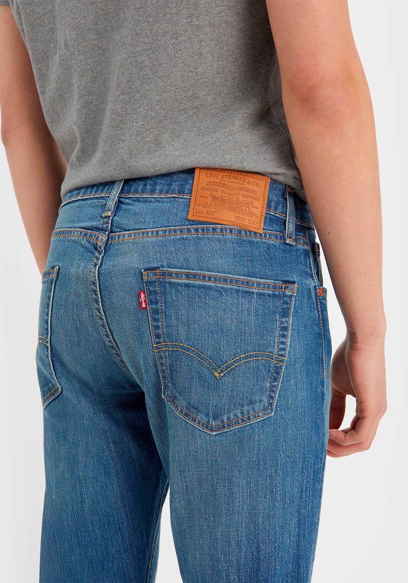 Levi's® Tapered jeans 502 TAPER in een elegante, moderne stijl