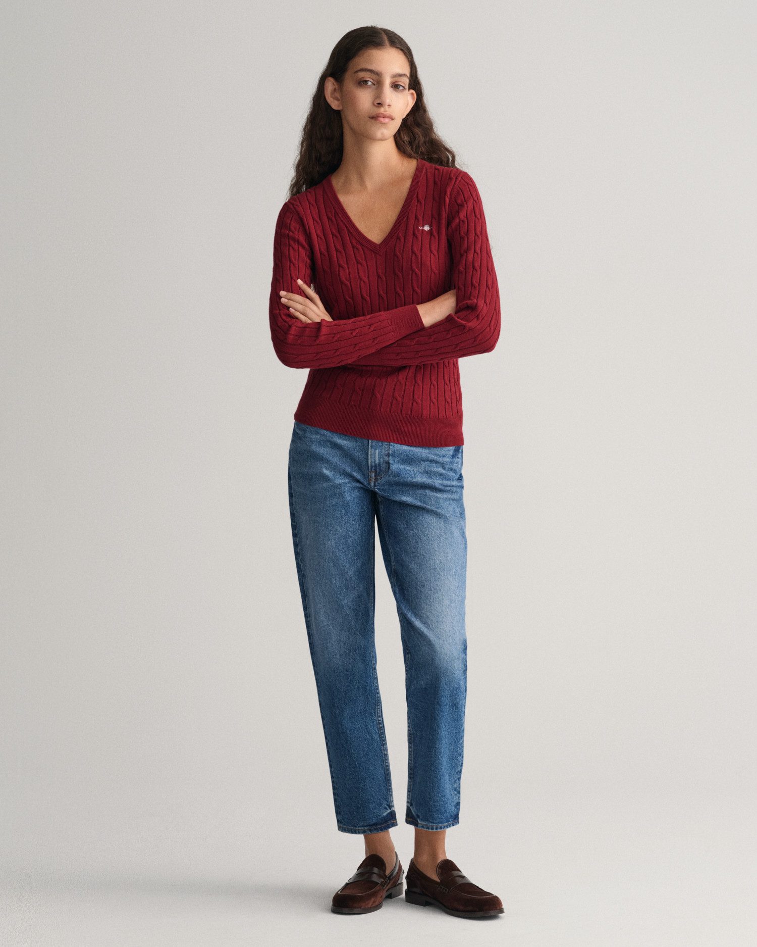 Gant Gebreide trui STRETCH COTTON CABLE V-NECK met logoborduursel op borsthoogte