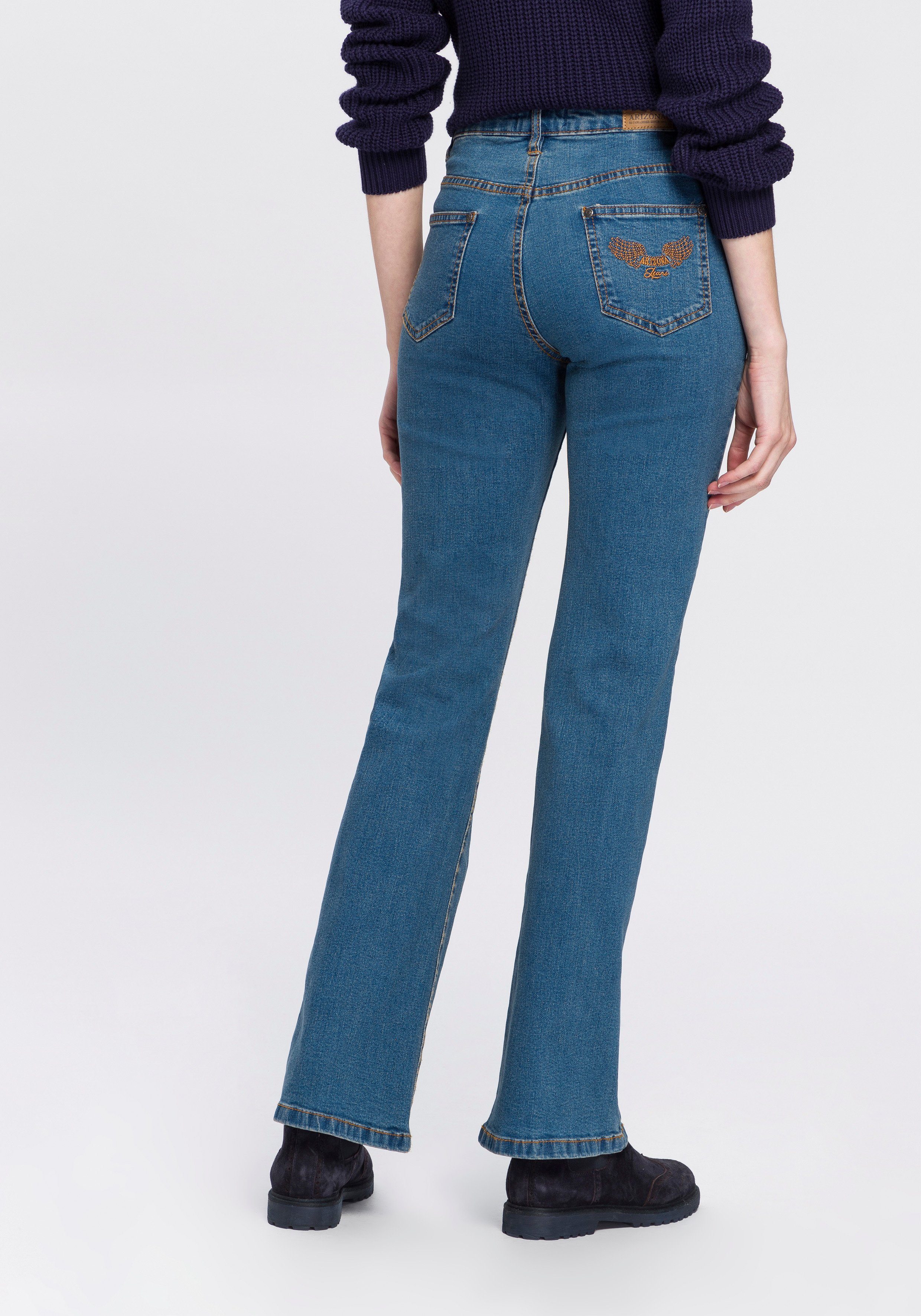 Arizona Bootcut jeans Comfort Fit uitlopende pasvorm, met steekzakken, hoge taille