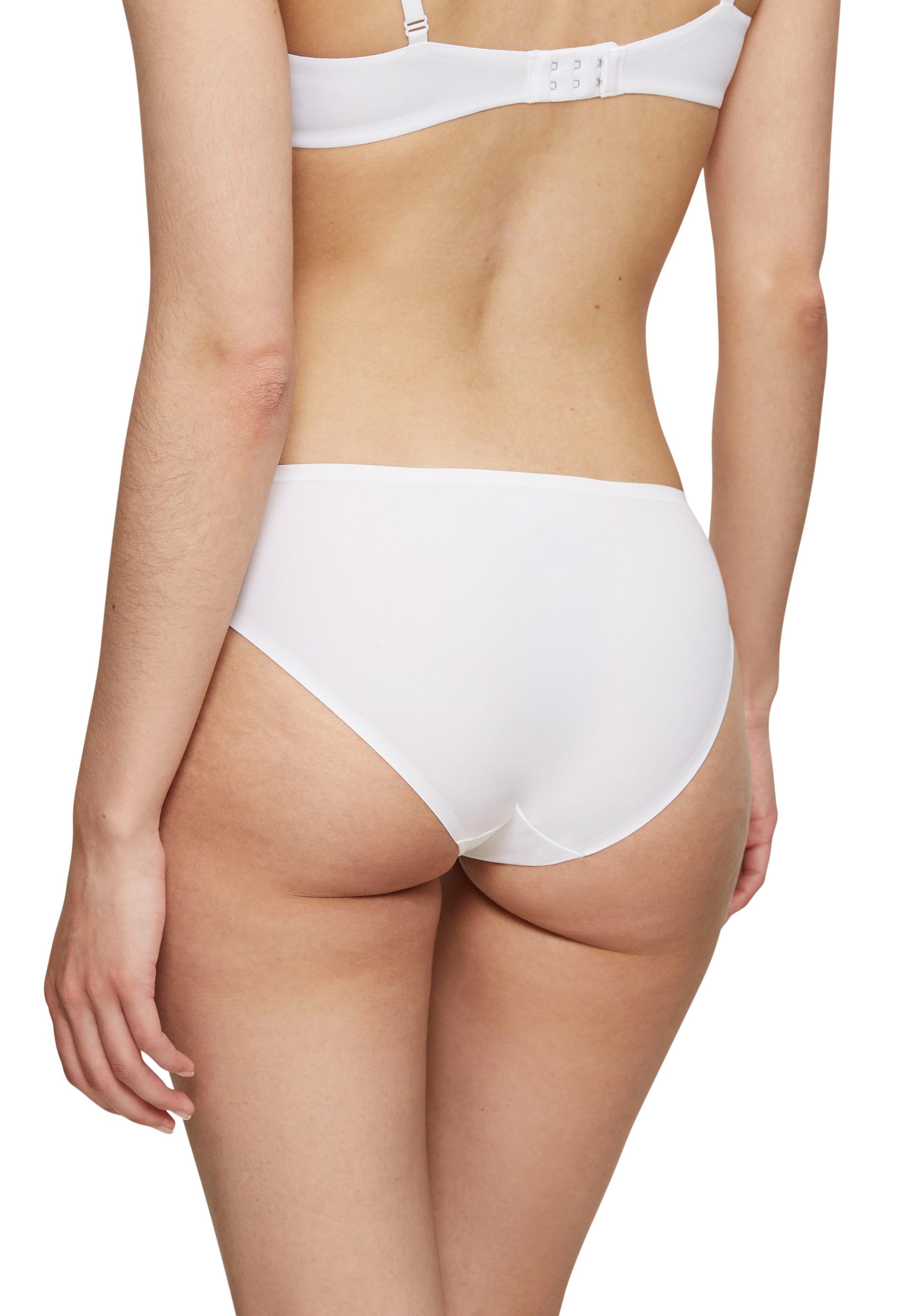 Triumph Slip Body Make-Up Essentials Tai