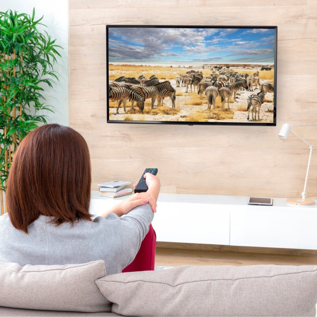 Hama Tv-wandhouder Beugel, draaibaar, kantelbaar, uitschuifbaar van 48 - 122 (19" - 48")