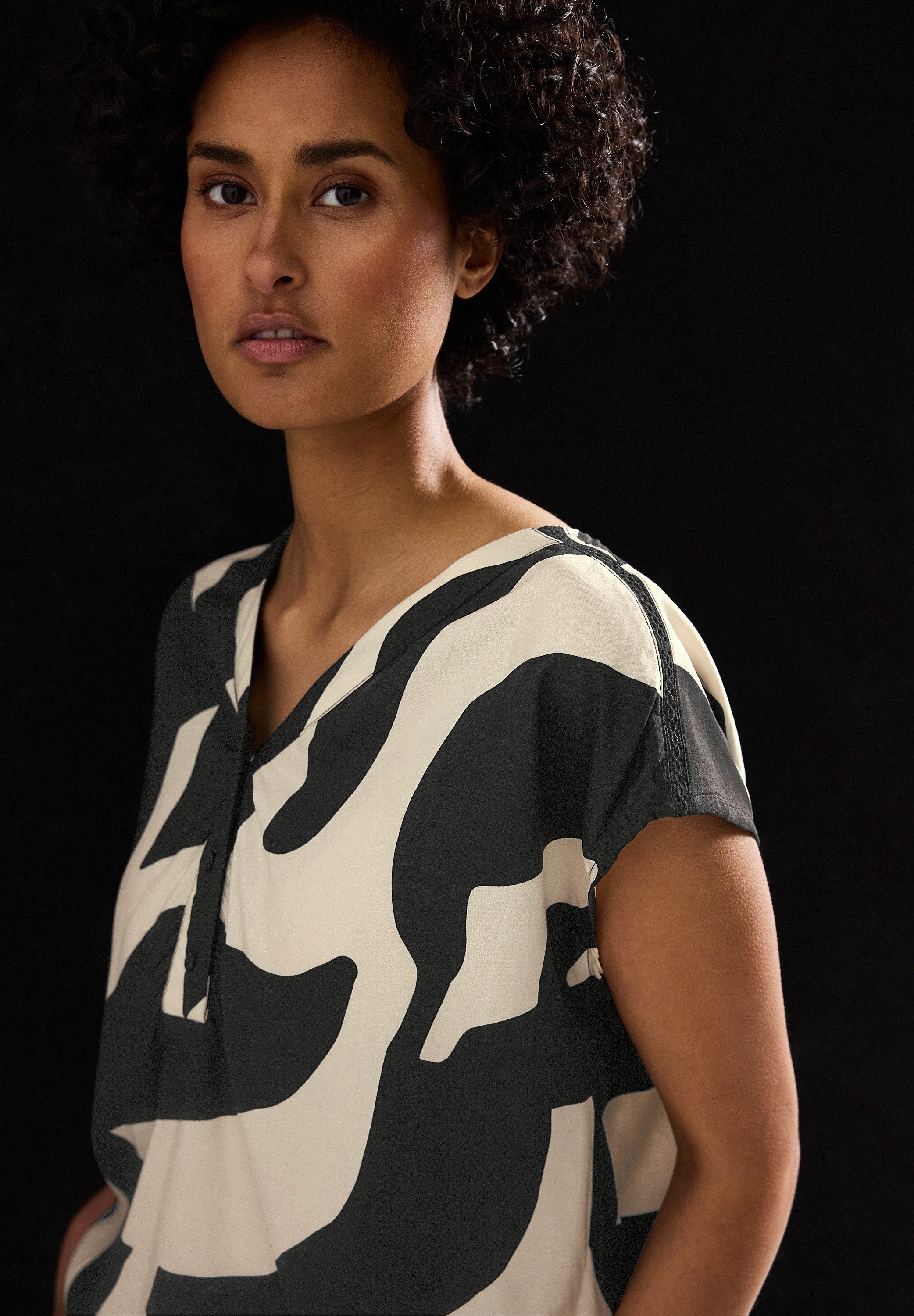 STREET ONE Blouse met korte mouwen met grafisch patroon