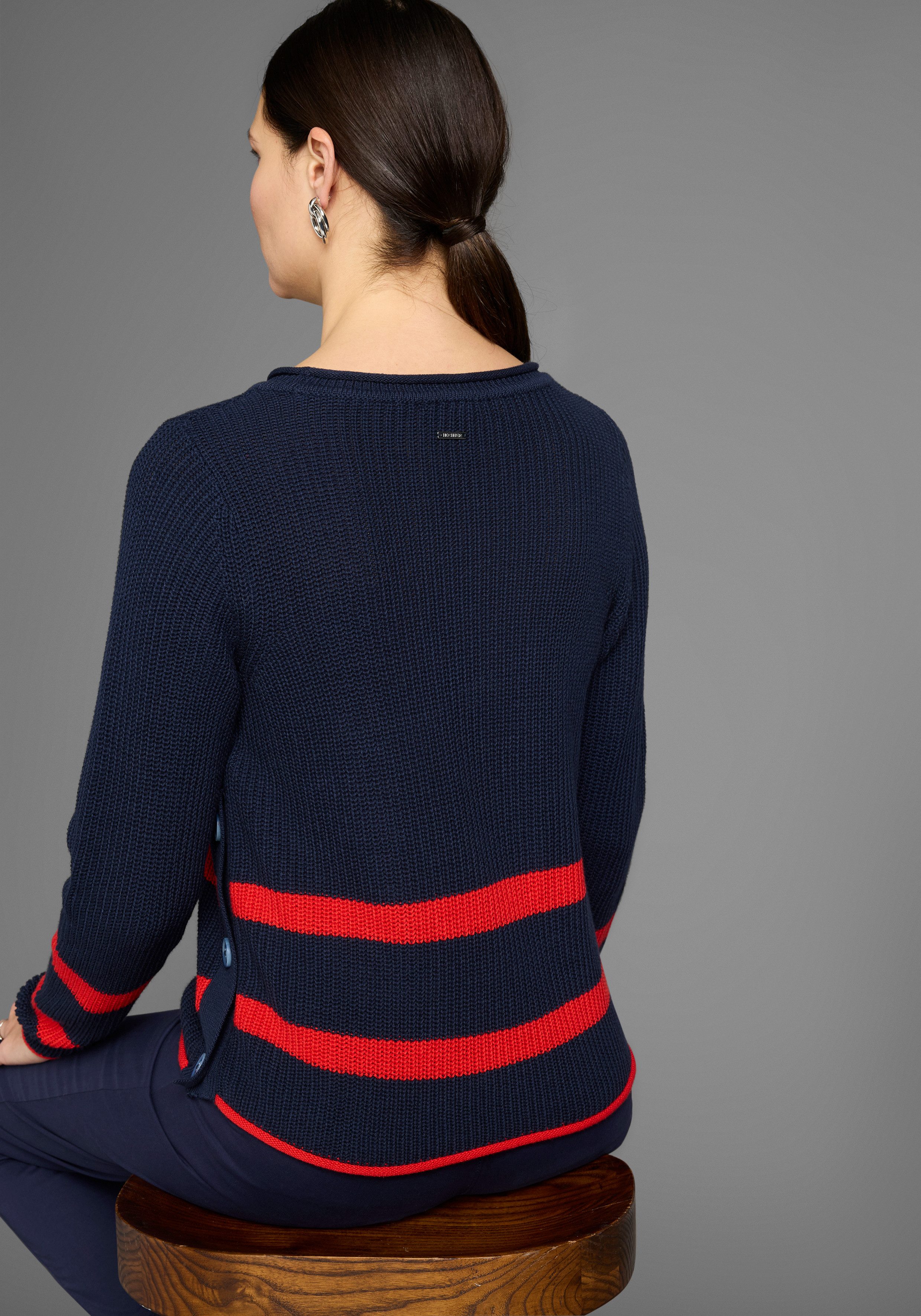 HECHTER PARIS Trui met ronde hals met stijlvolle knoopsluiting