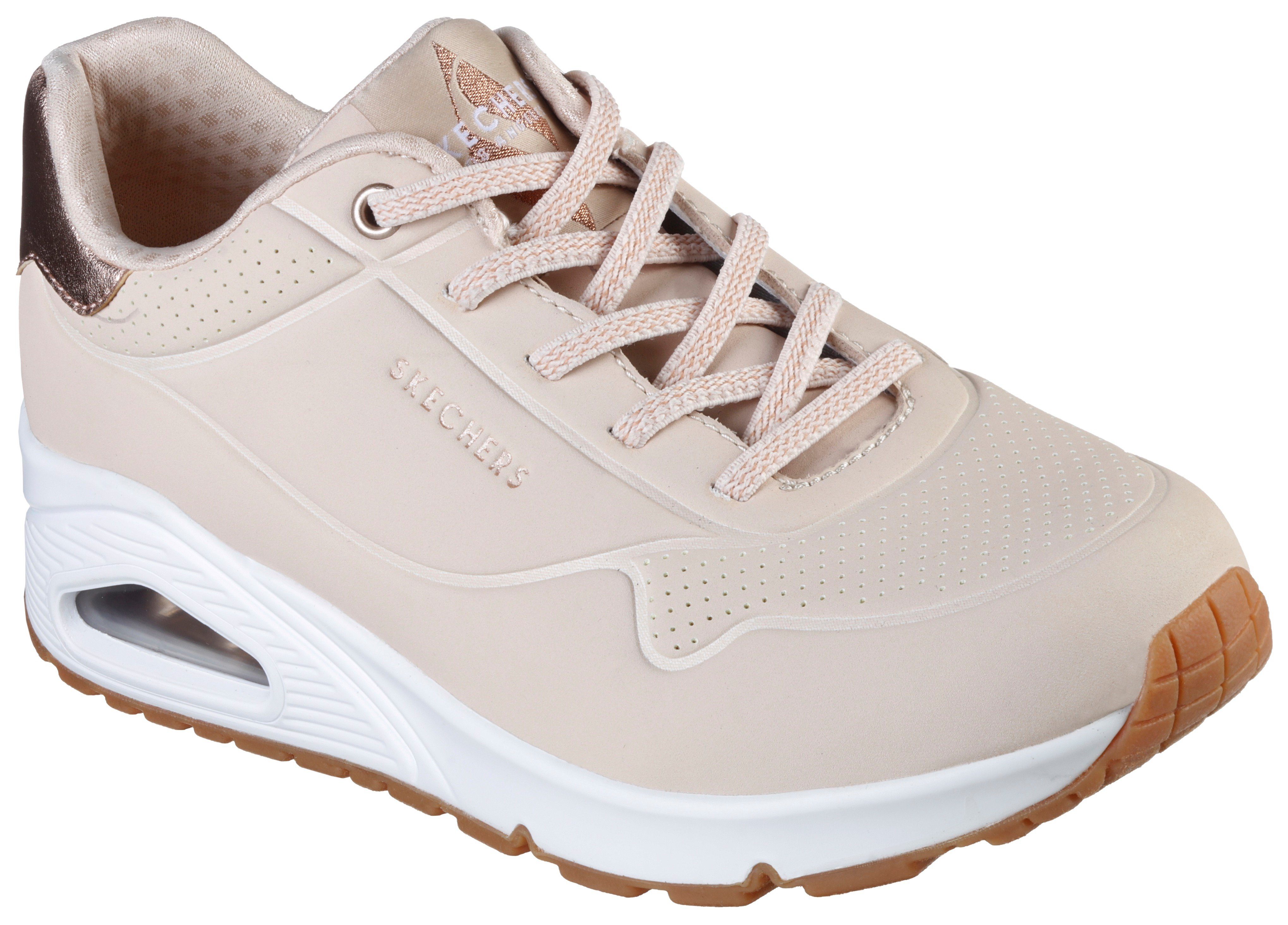 Skechers Slip-on sneakers UNO SHIMMER AWAY Slipper, vrijetijdsschoen, plateau sneaker met modieuze sleehak dames lage sneakers maat 39 beige