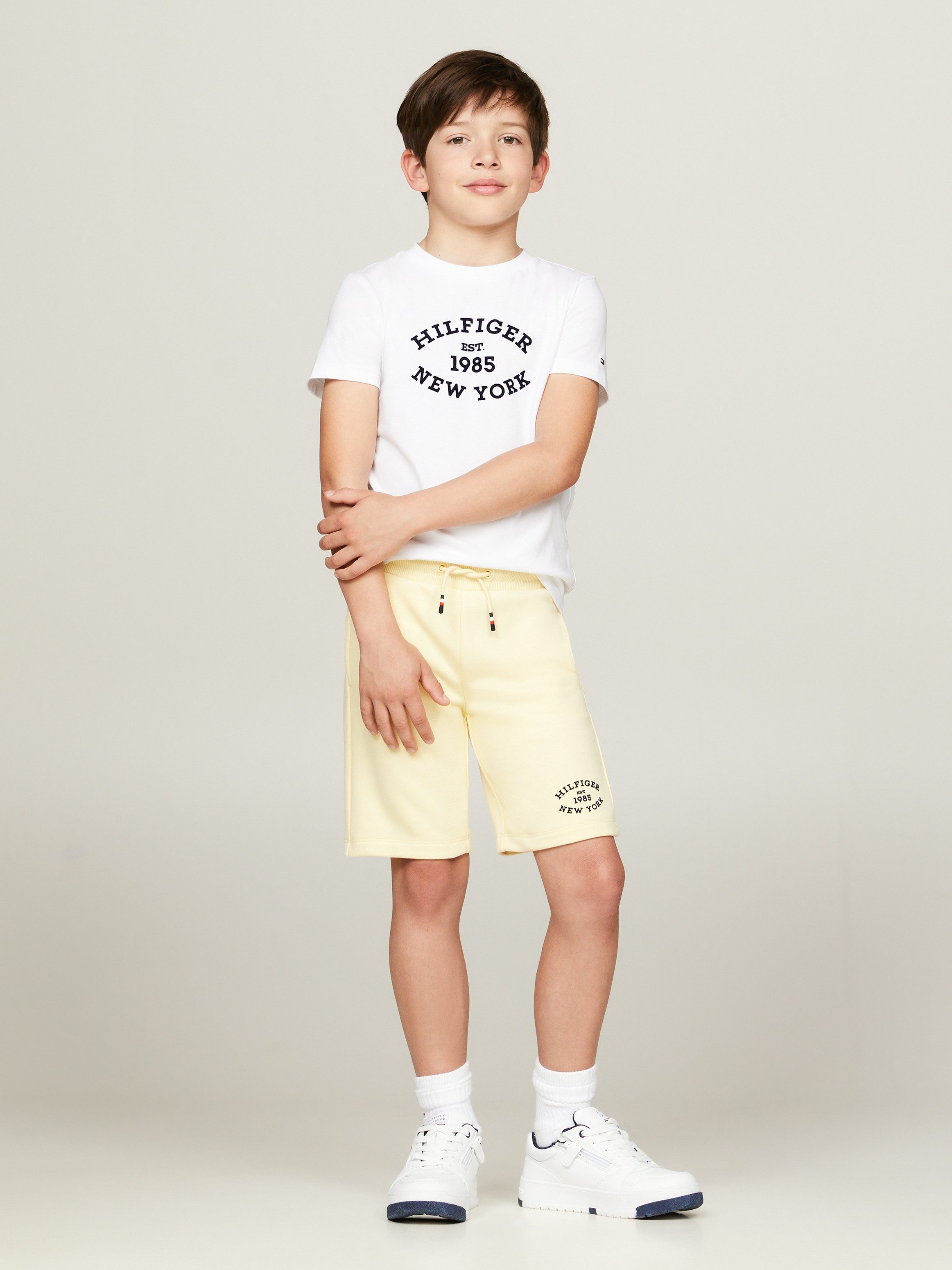 Tommy Hilfiger Shirt met korte mouwen MONOTYPE FLOCK REGULAR TEE SS Kinderen tot 16 jaar met logo-opdruk