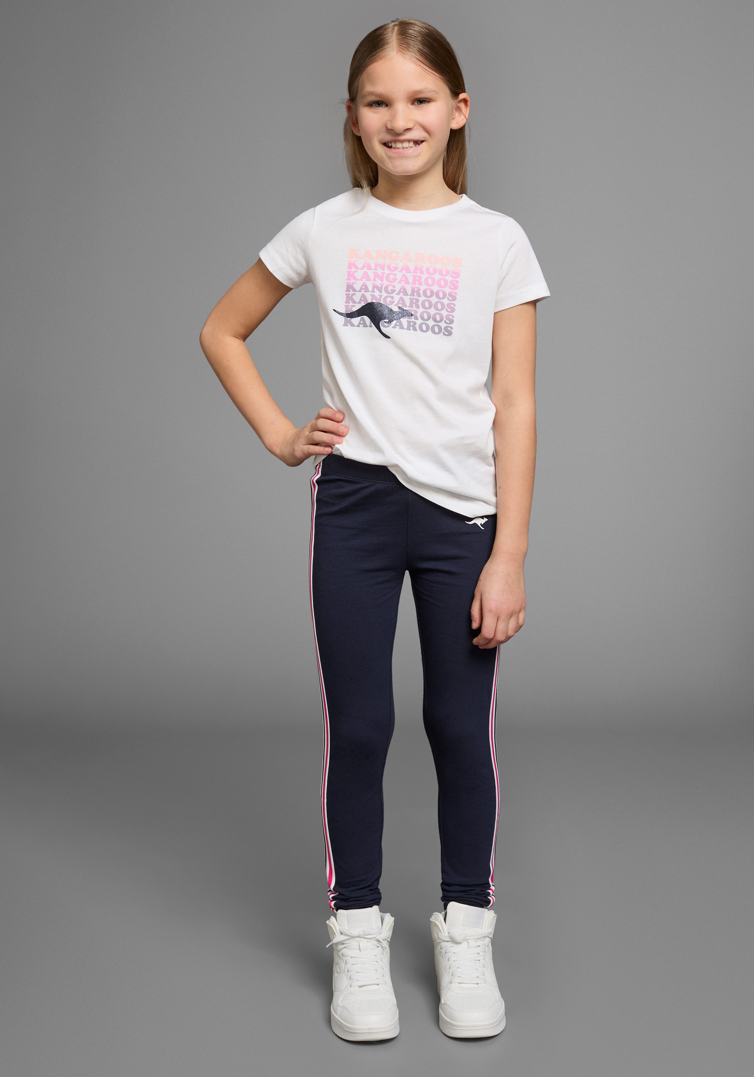 KangaROOS T-shirt Korte mouwen, getailleerde snit, met glinsterdruk