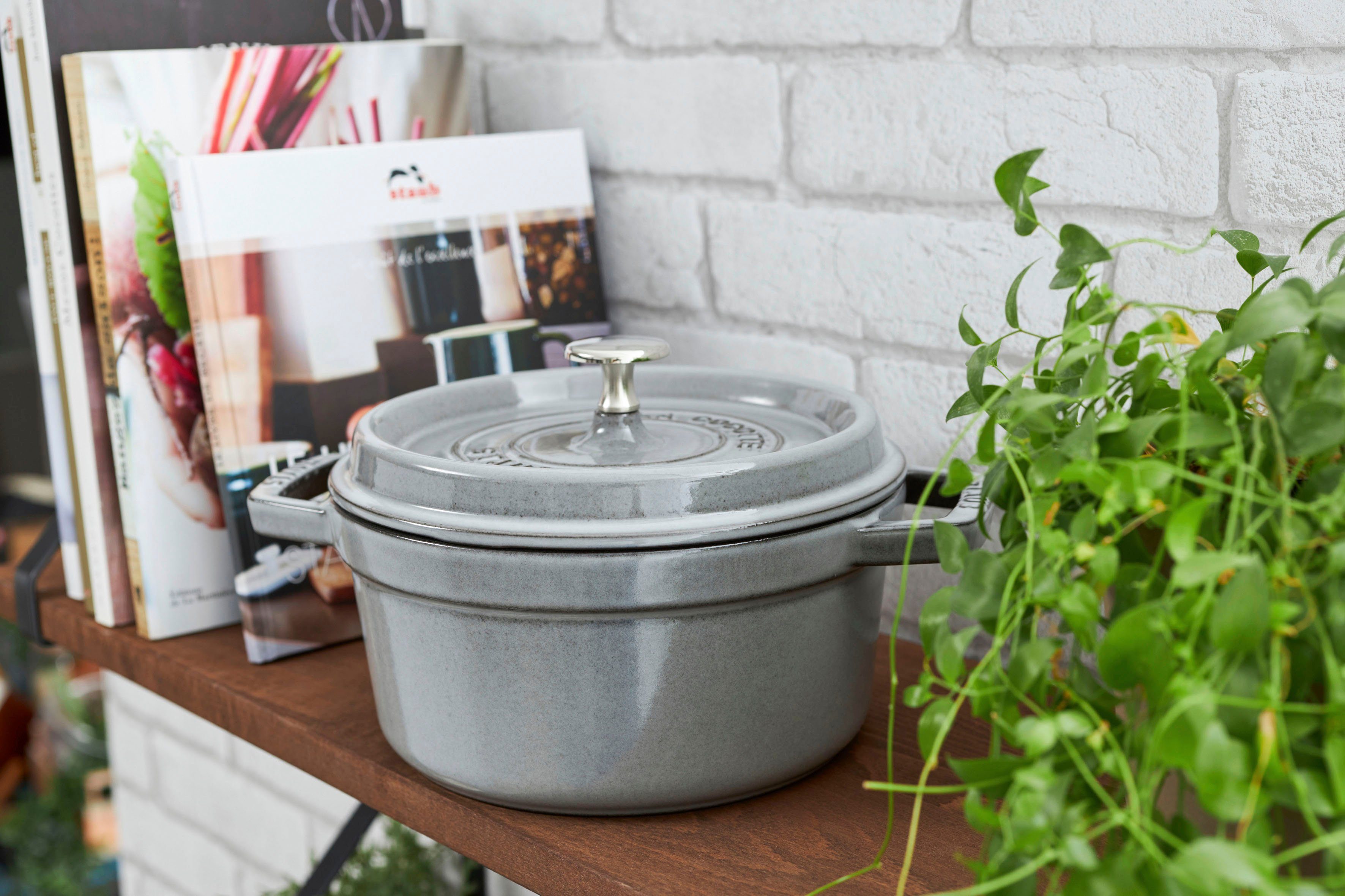 Staub Braadpan Cocotte robust, duurzaam, perfecte hitteverdeling, aroma-regendeksel (1-delig)