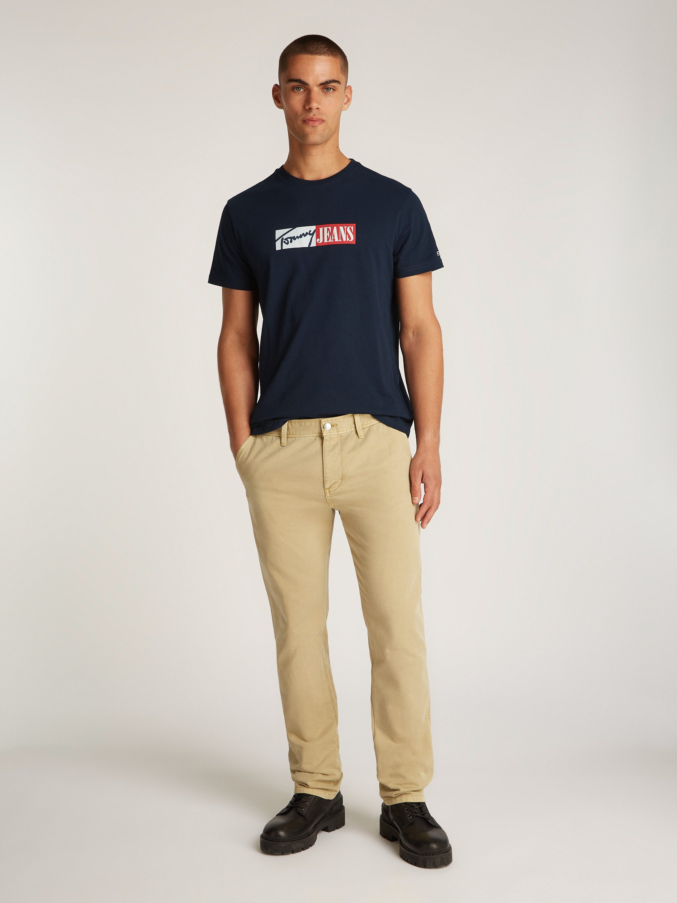 Tommy Jeans Plus Shirt met ronde hals TJM SLIM ENTRY GRAPHIC TEE EXT in grote maten, met logo-borduursel op de mouw