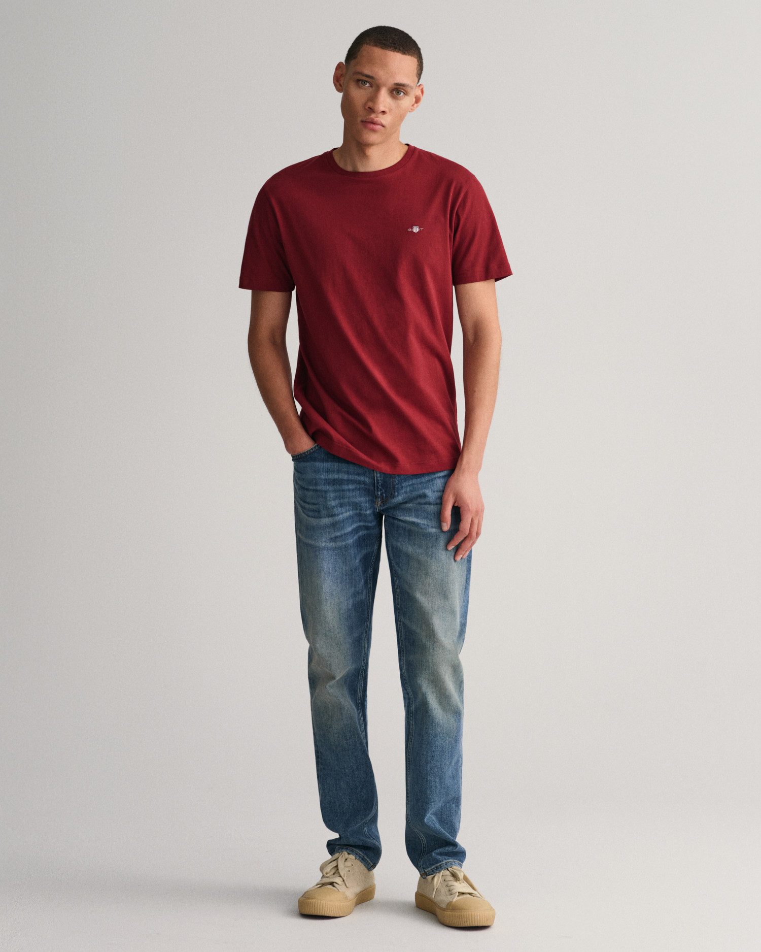 Gant T-shirt REG SHIELD SS T-SHIRT met logoborduursel op borsthoogte